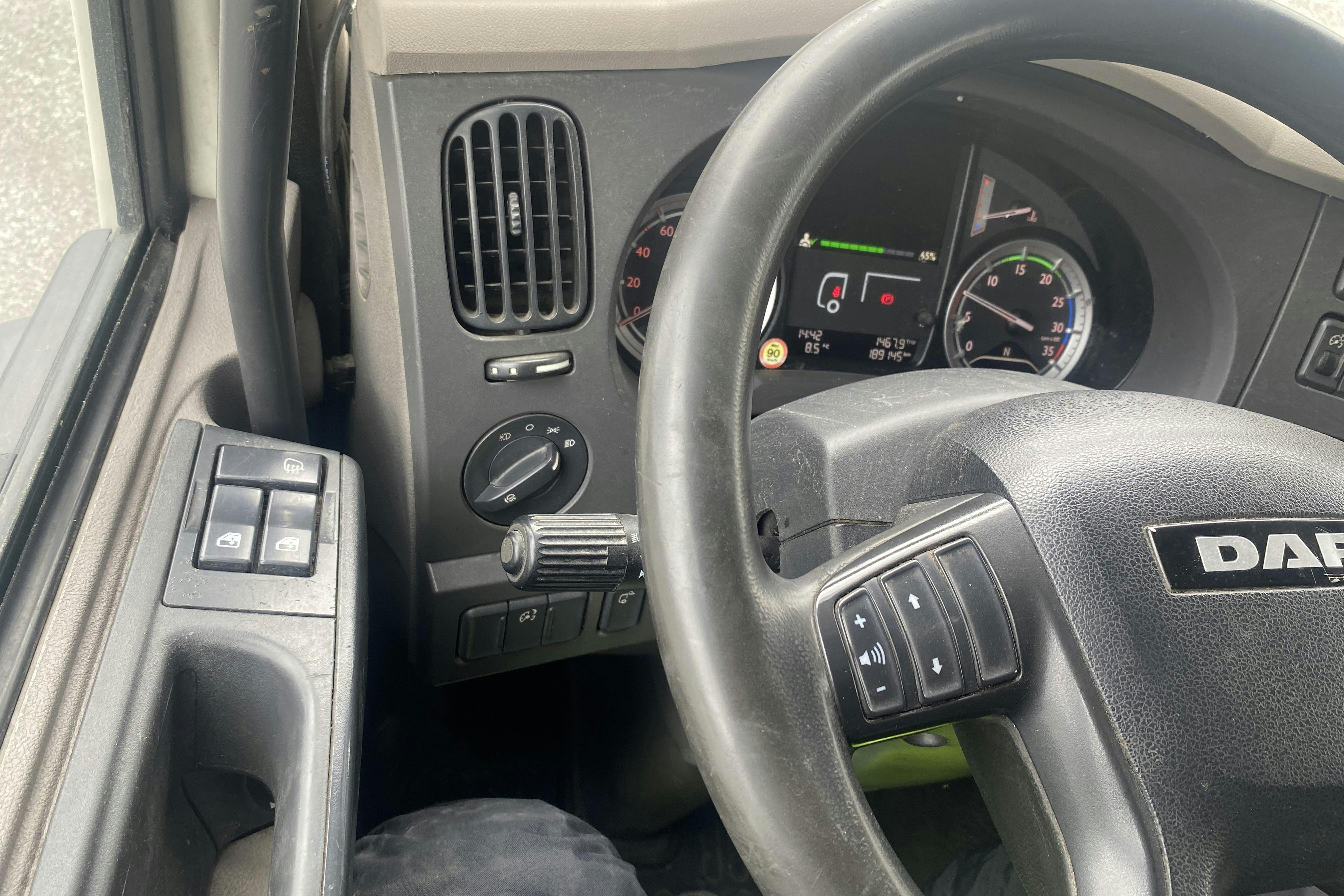 DAF FA LF290I - 189 145 km - Automat - vit - 2017