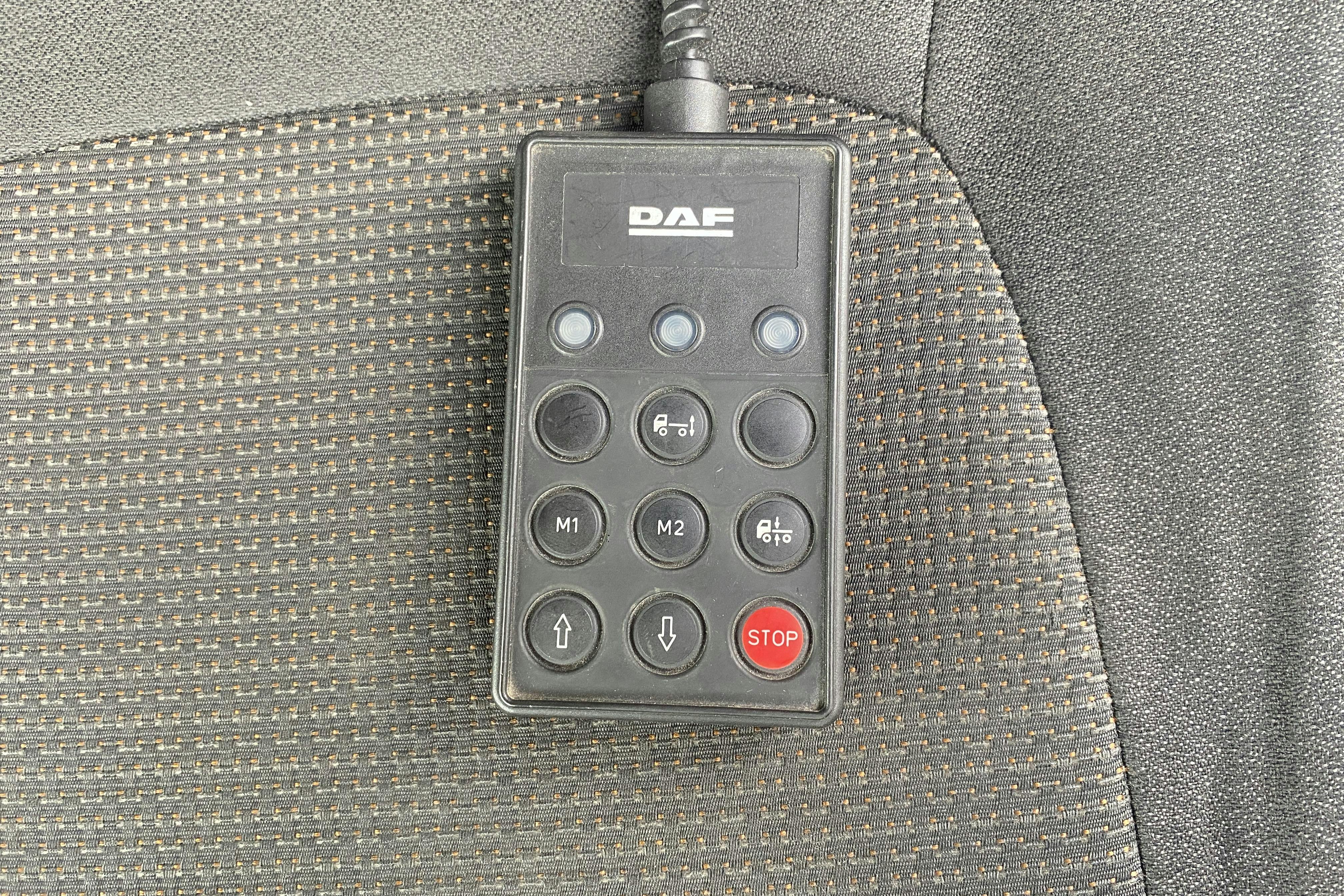 DAF FA LF290I - 189 145 km - Automat - vit - 2017
