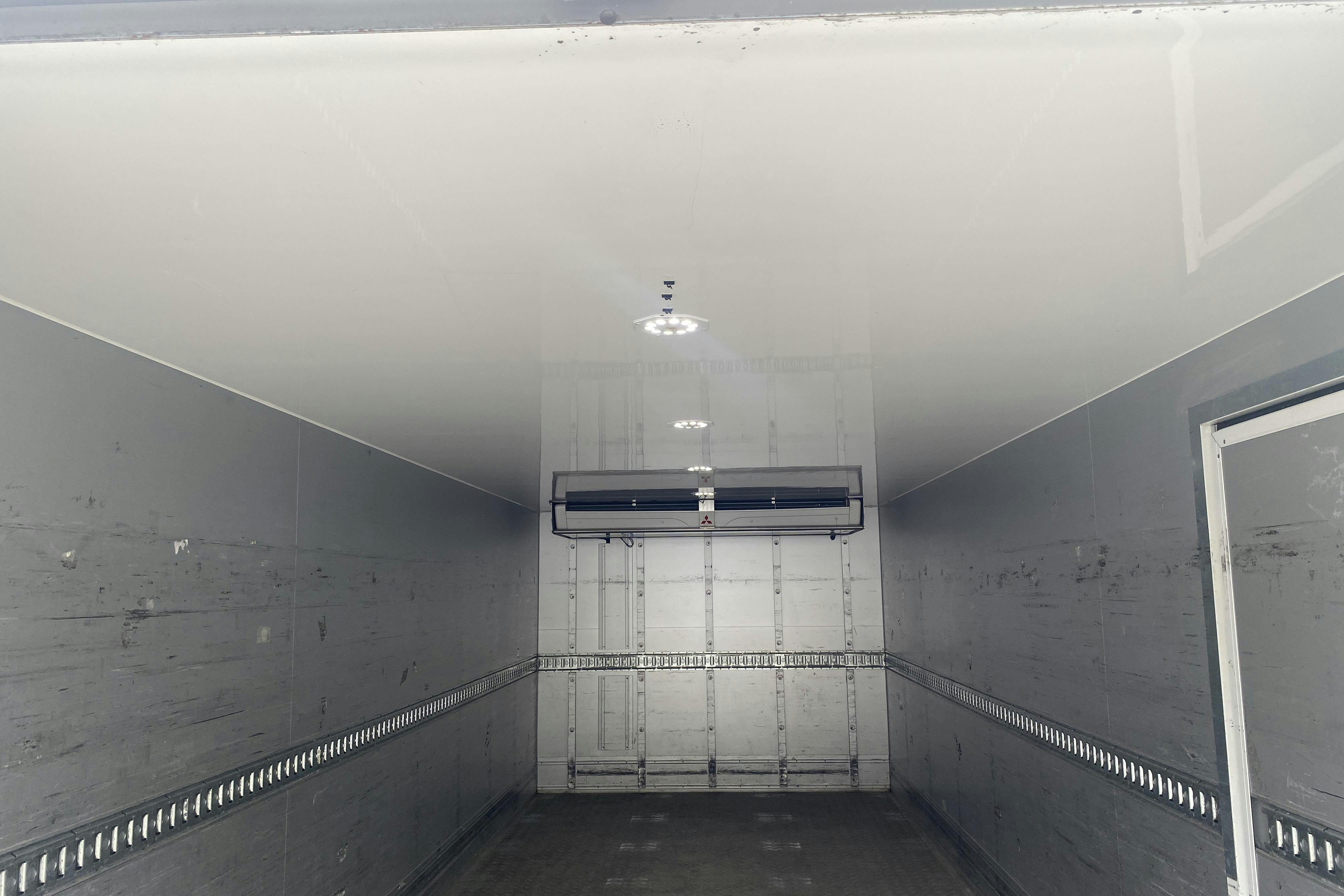 DAF FA LF290I - 189 145 km - Automat - vit - 2017