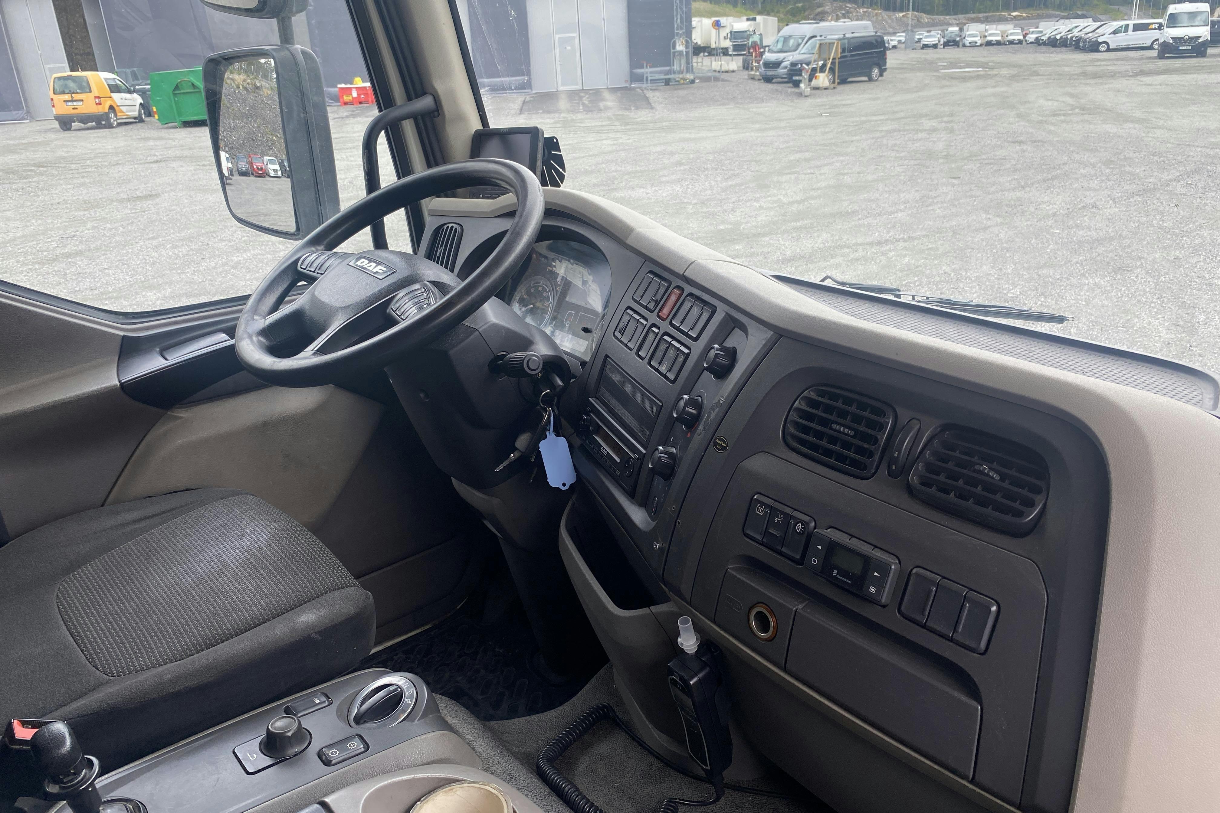 DAF FA LF290I - 189 145 km - Automat - vit - 2017