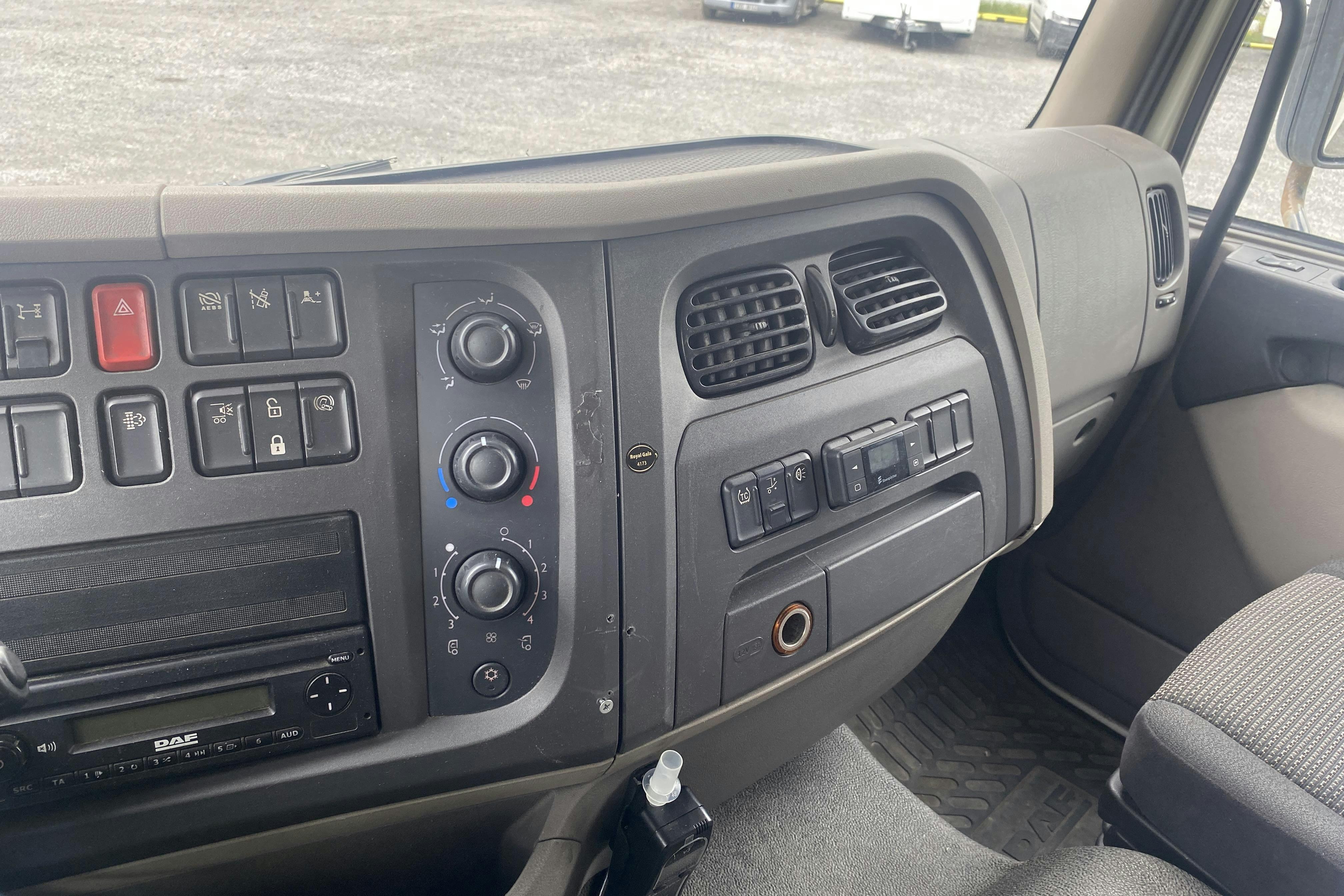 DAF FA LF290I - 189 145 km - Automat - vit - 2017