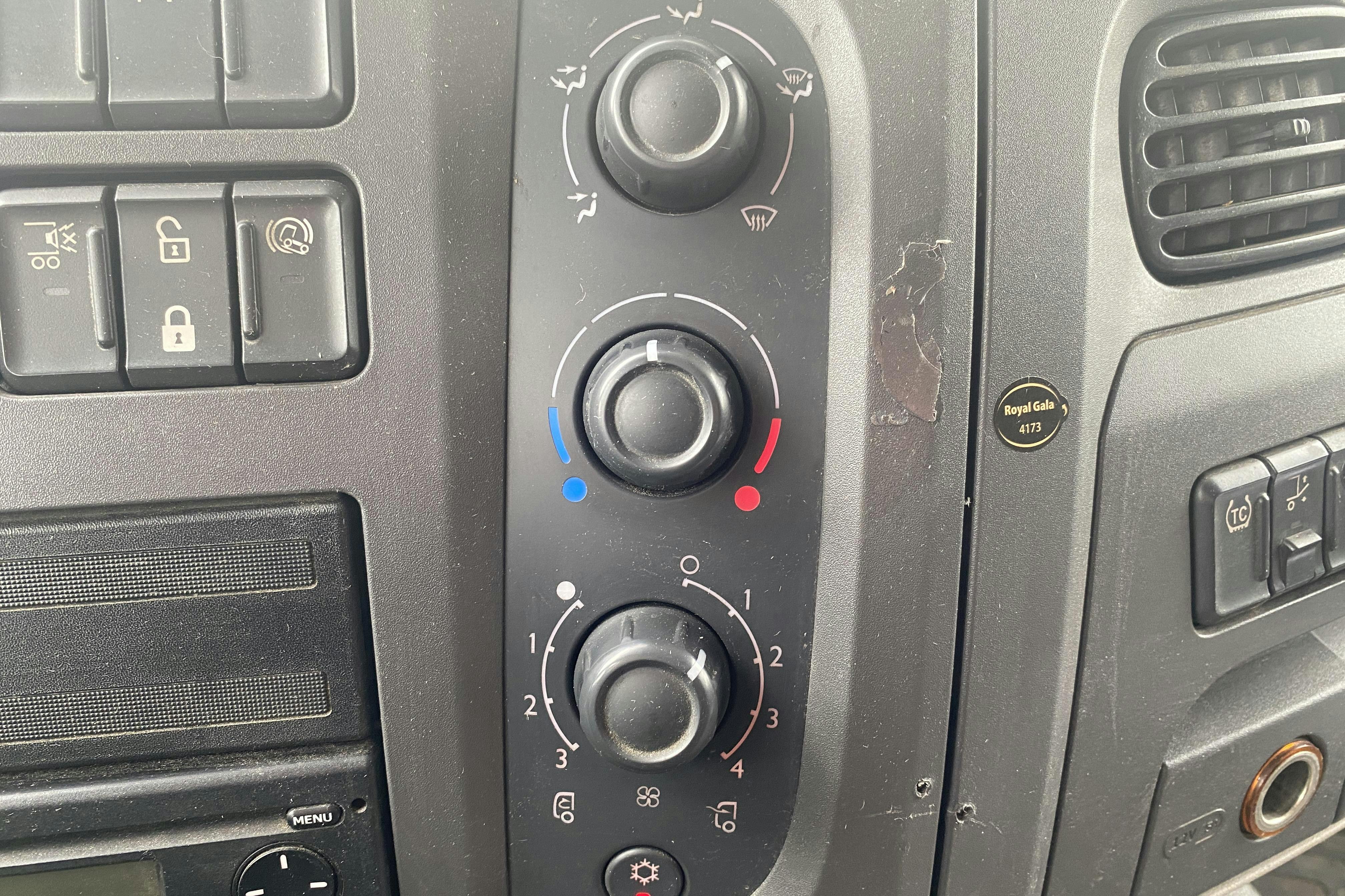 DAF FA LF290I - 189 145 km - Automat - vit - 2017