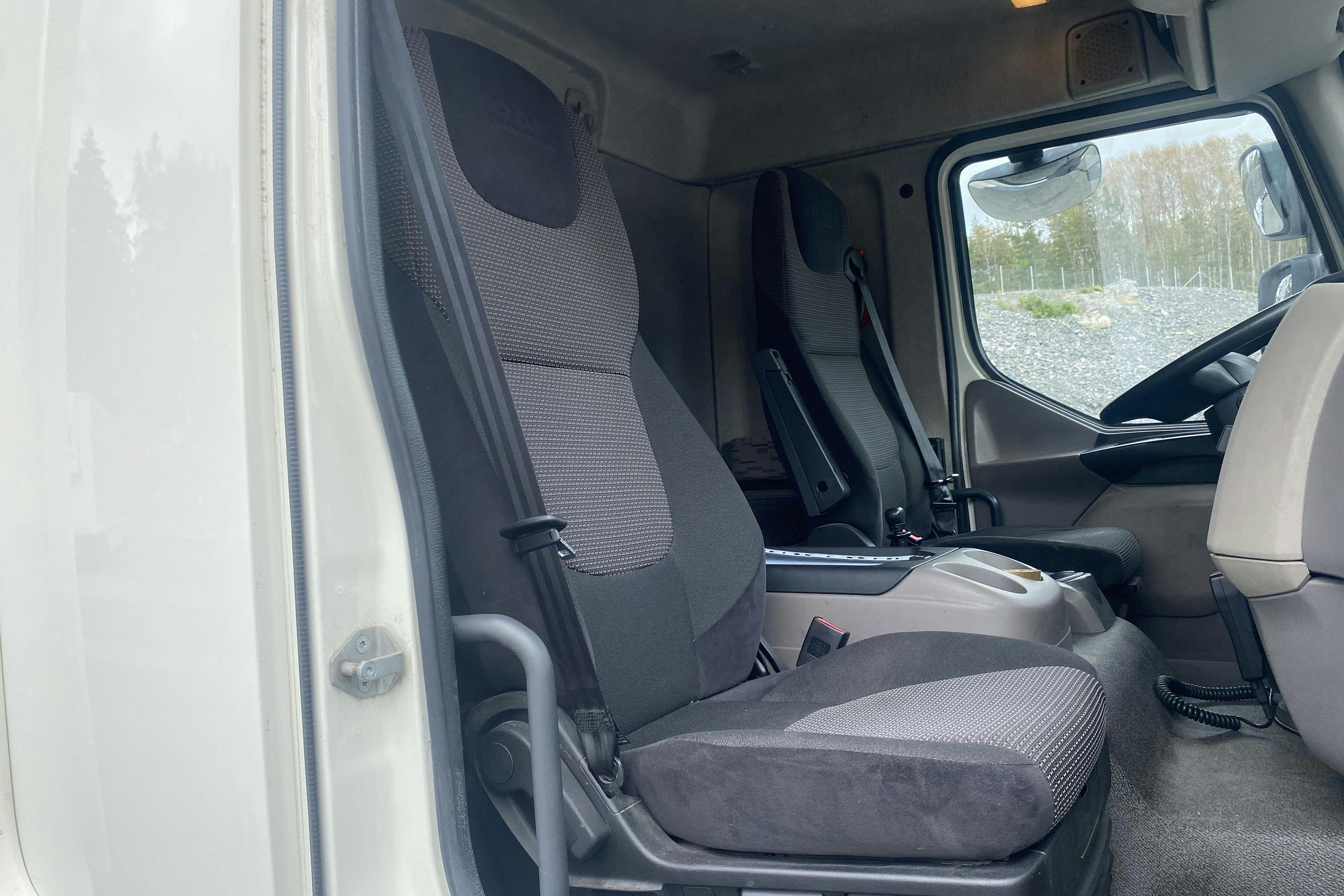 DAF FA LF290I - 189 145 km - Automat - vit - 2017