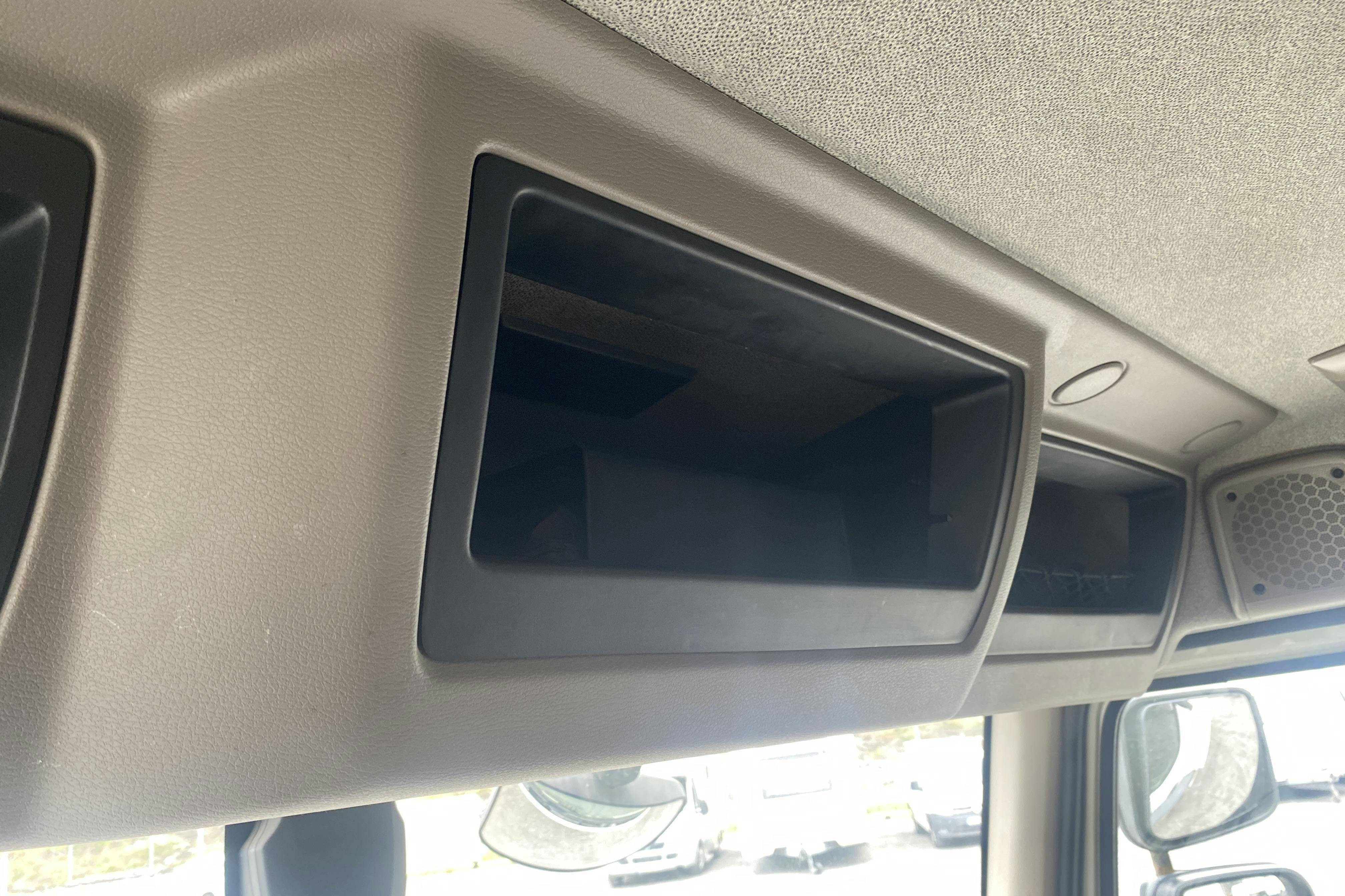 DAF FA LF290I - 189 145 km - Automat - vit - 2017