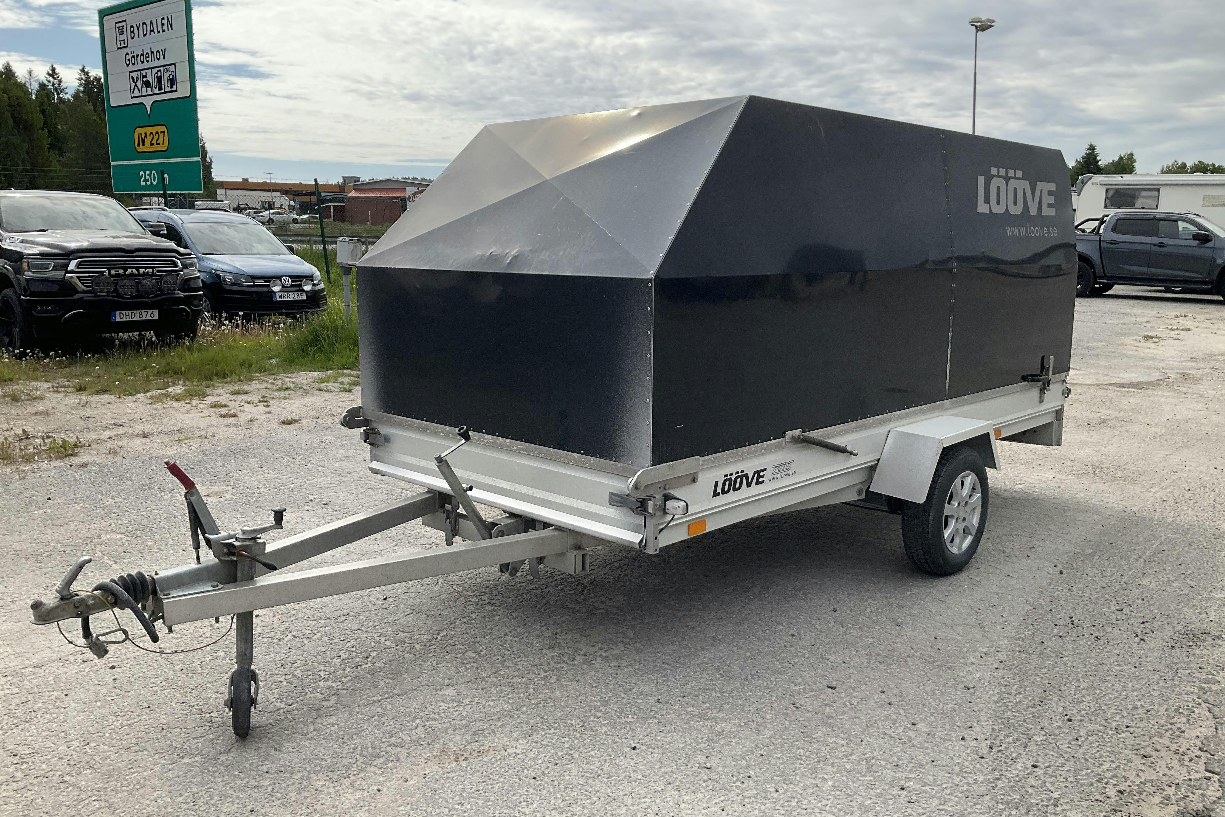LÖÖVE Ls Puls 1000 Kåpsläpvagn med tippfunktion Släpvagn - 0 km - grå - 2008