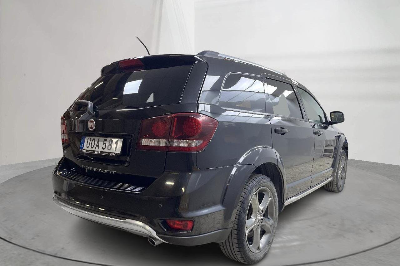 Fiat Freemont 2.0 Multijet AWD (170hk) - 19 504 mil - Automat - svart - 2015