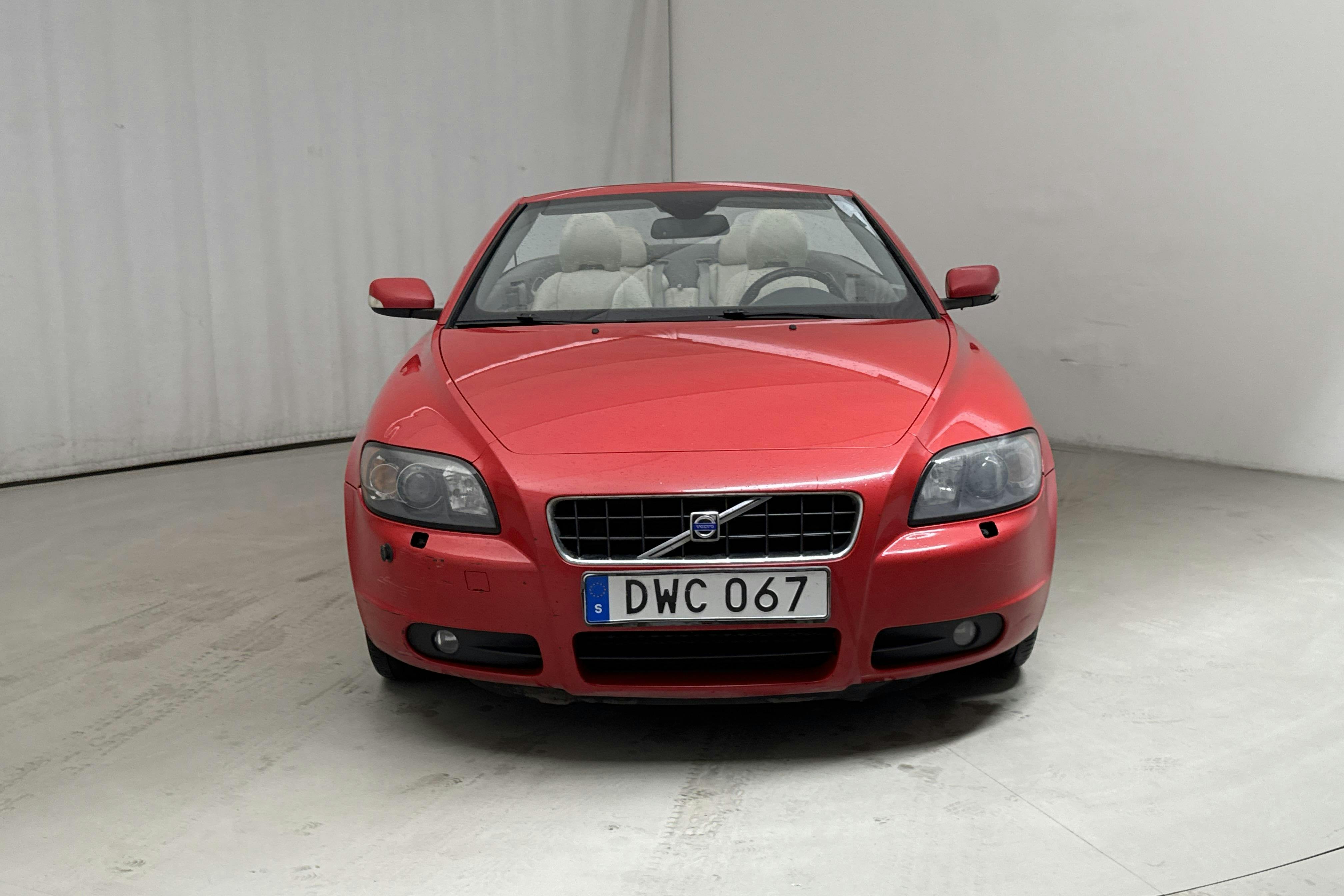 Volvo C70 D5 Cabriolet (180hk) - 33 265 mil - Automat - röd - 2007