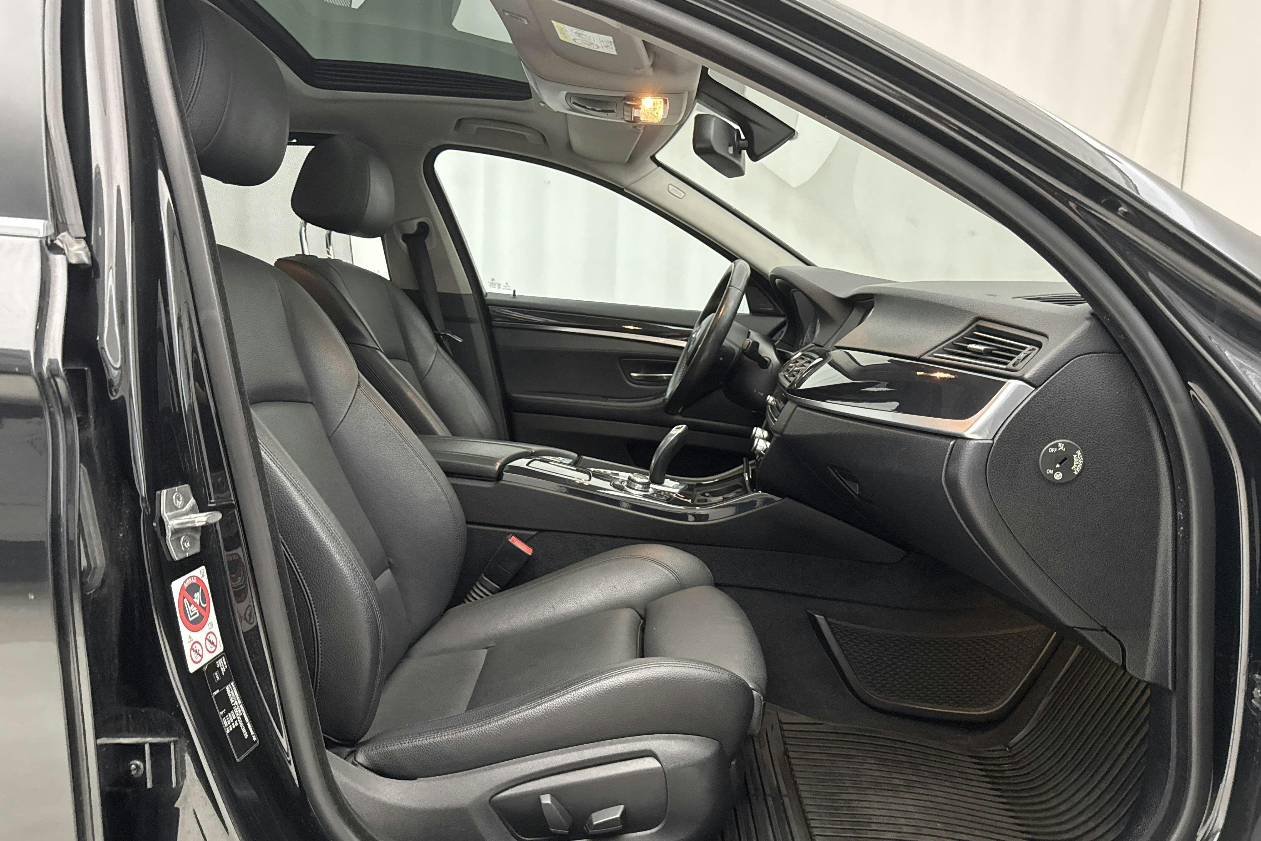 BMW 520d xDrive Sedan, F10 (190hk) - 14 510 mil - Automat - svart - 2016