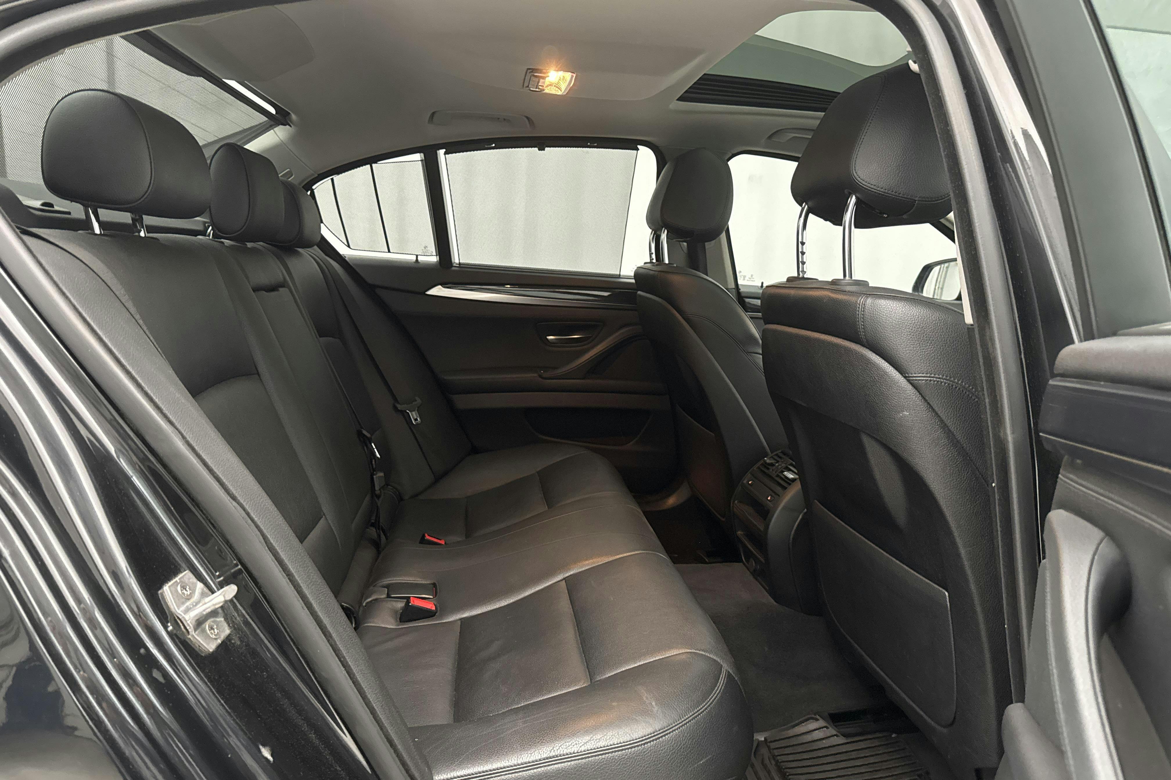 BMW 520d xDrive Sedan, F10 (190hk) - 14 510 mil - Automat - svart - 2016