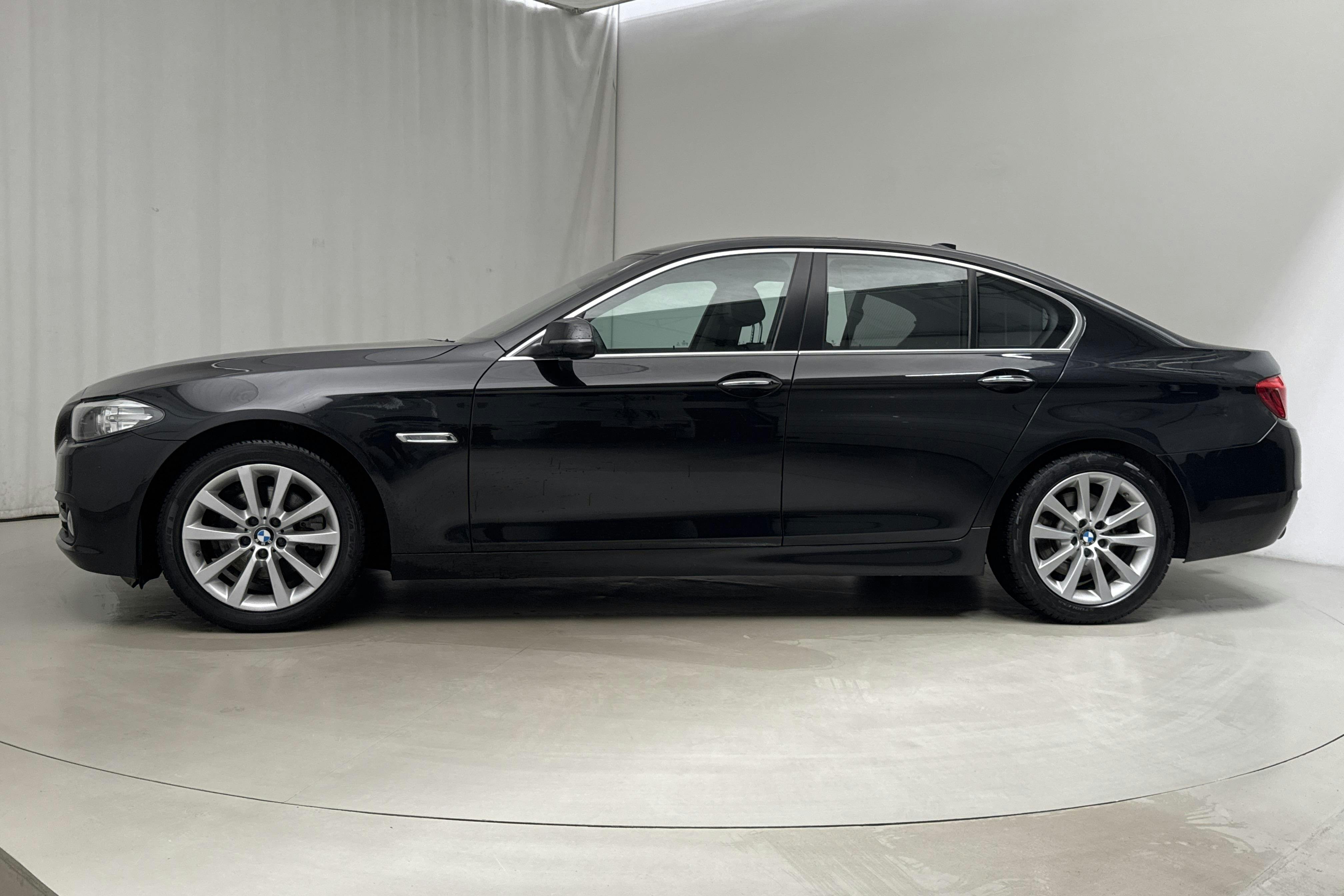 BMW 520d xDrive Sedan, F10 (190hk) - 14 510 mil - Automat - svart - 2016