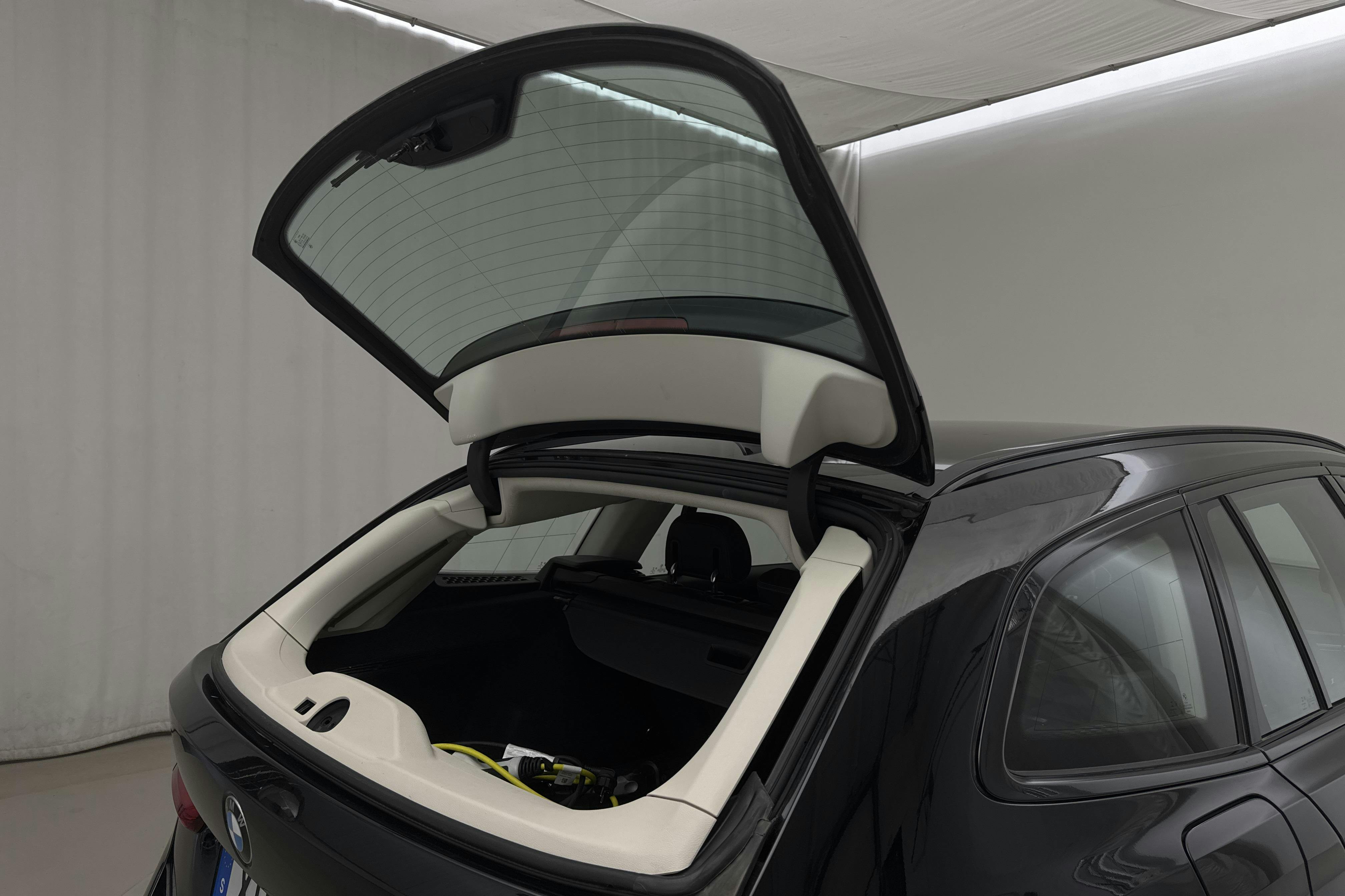 BMW 330e Touring, G21 (292hk) - 5 120 mil - Automat - svart - 2021