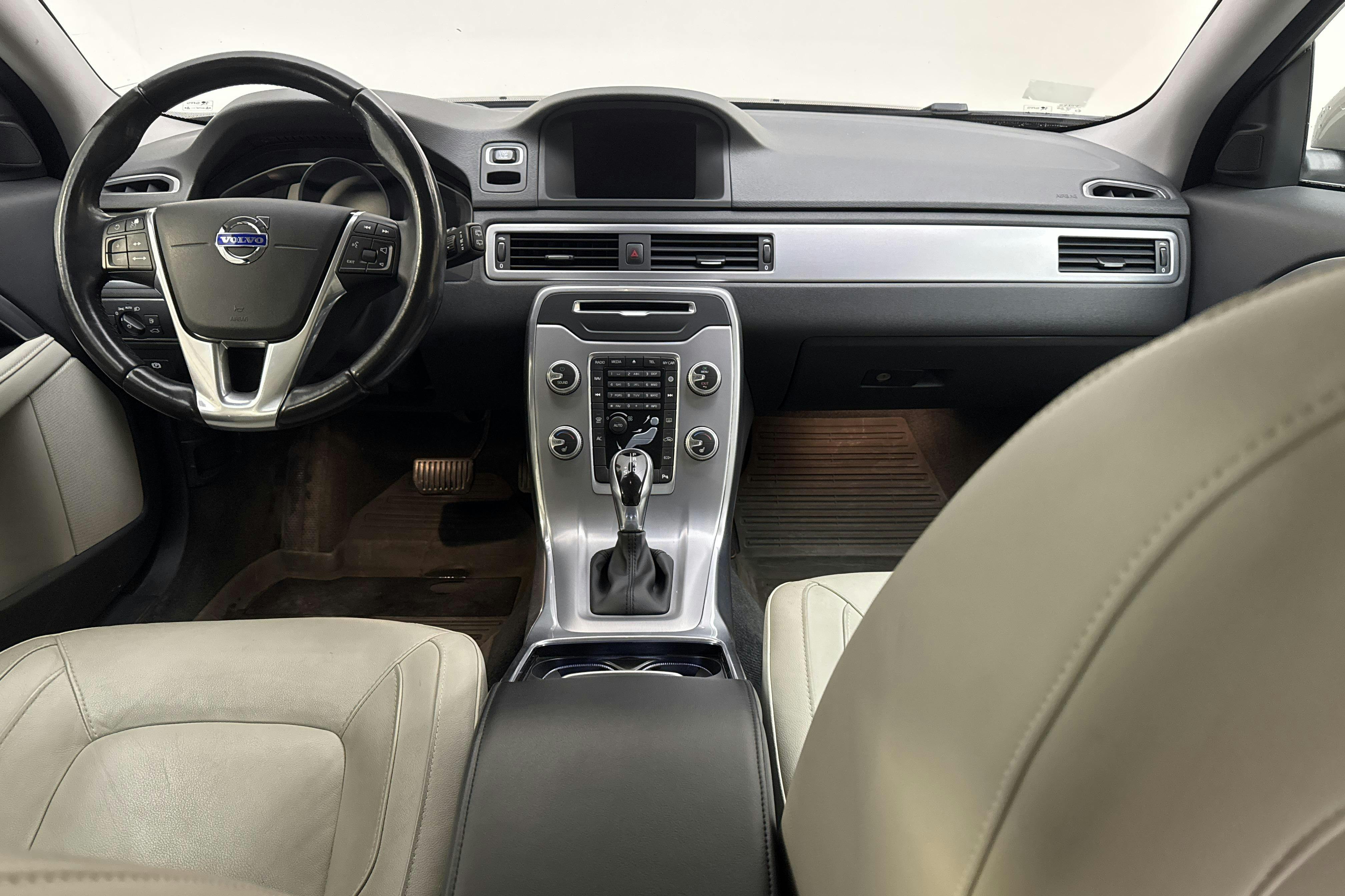 Volvo V70 II D4 (181hk) - 6 481 mil - Automat - Light Brown - 2016