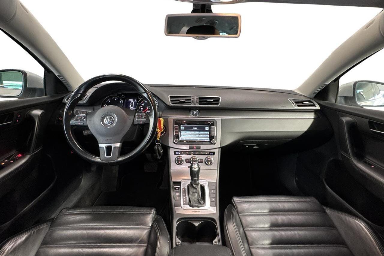 VW Passat 2.0 TDI BlueMotion Technology Variant 4Motion (170hk) - 22 309 mil - Automat - silver - 2013