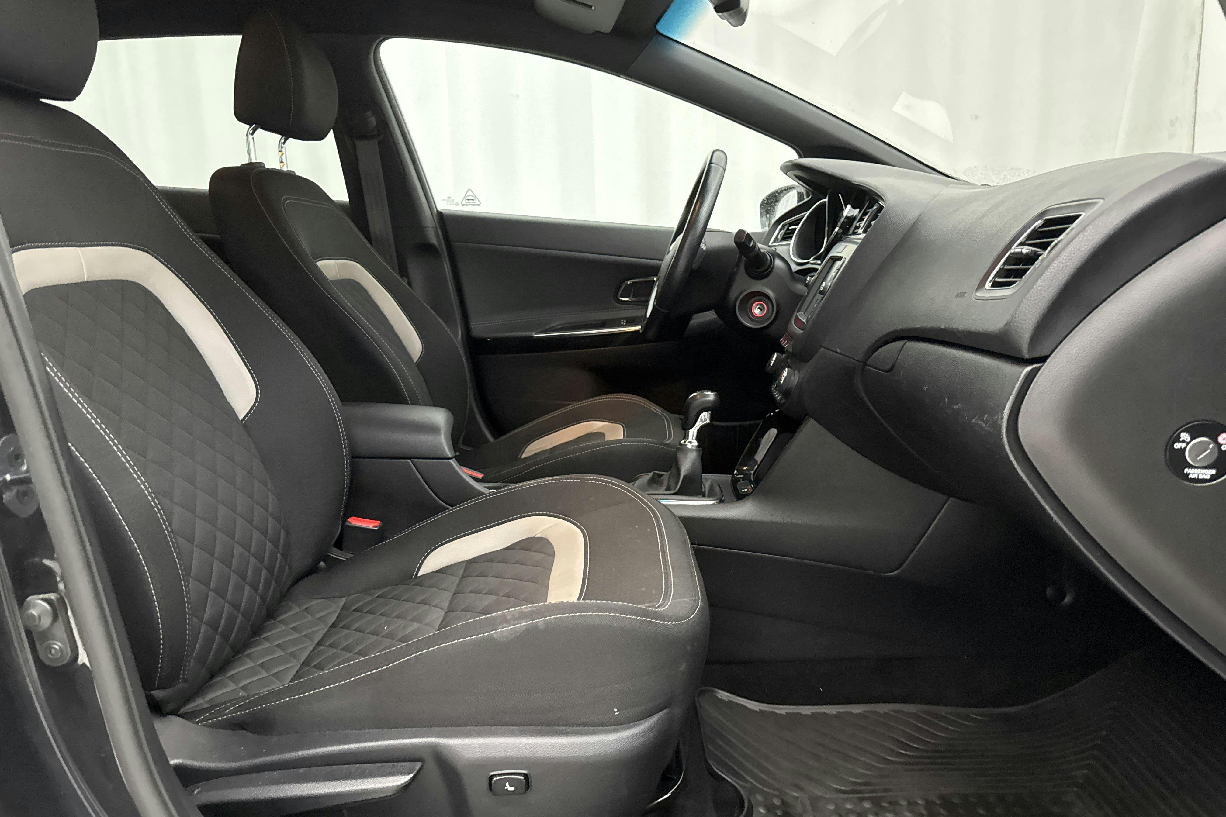 KIA Cee'd 1.6 CRDi SW (136hk) - 8 530 mil - Manuell - svart - 2016