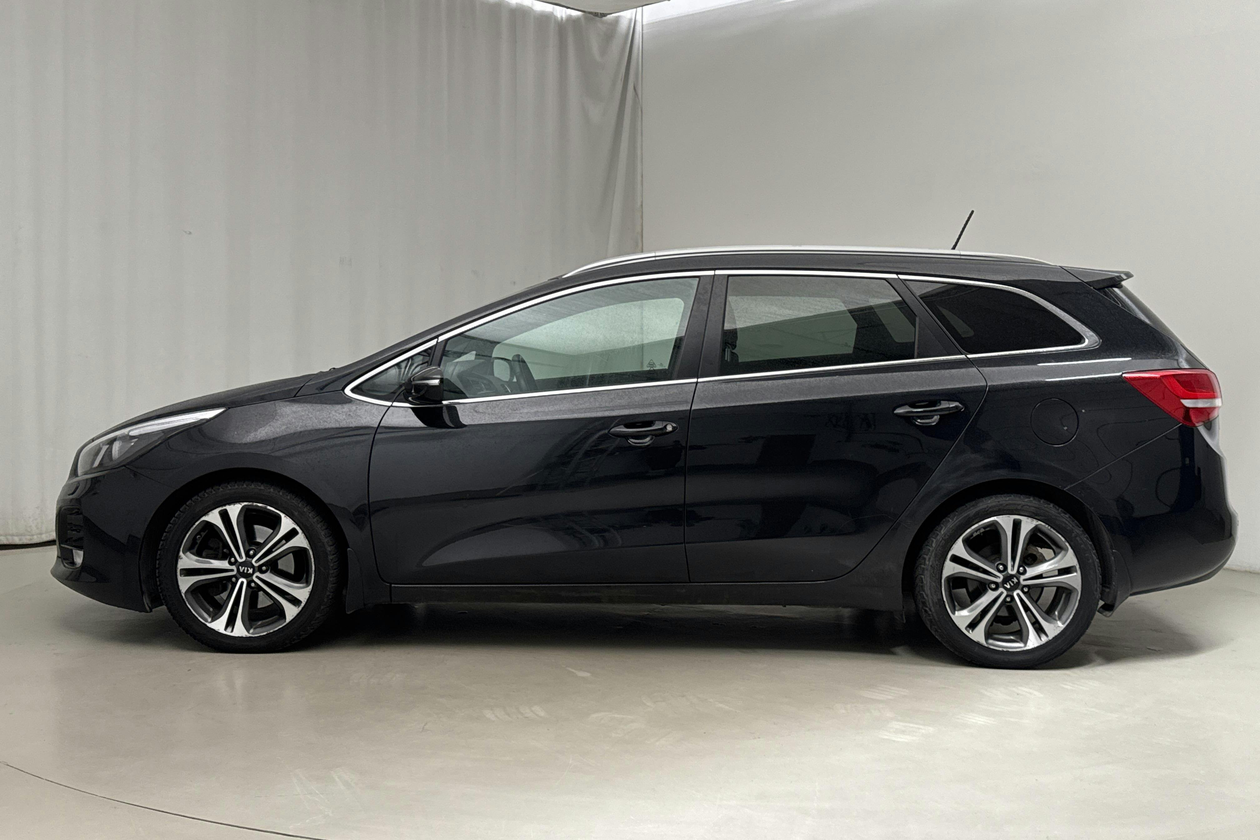 KIA Cee'd 1.6 CRDi SW (136hk) - 8 530 mil - Manuell - svart - 2016
