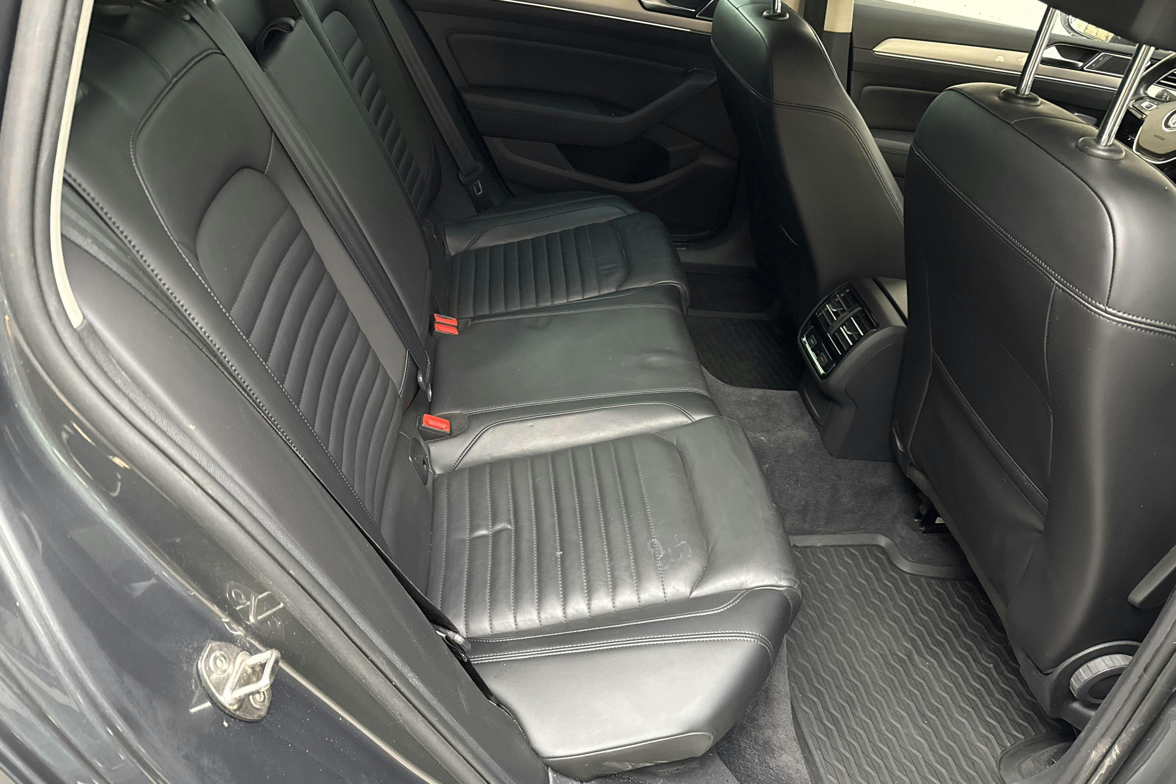 VW Passat Alltrack 2.0 TDI 4MOTION (190hk) - 11 739 mil - Automat - Dark Grey - 2016