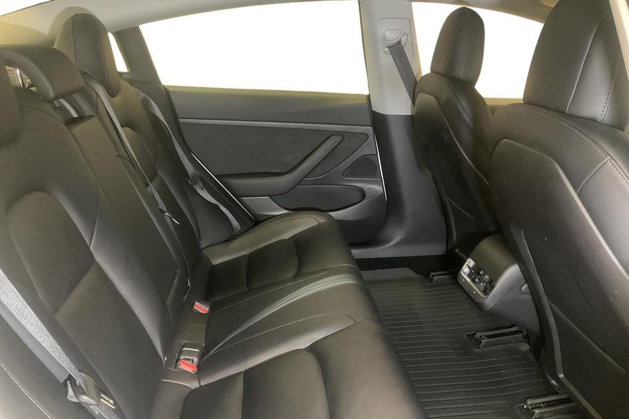 Tesla Model 3 Standard Range RWD - 19 038 mil - Automat - vit - 2020