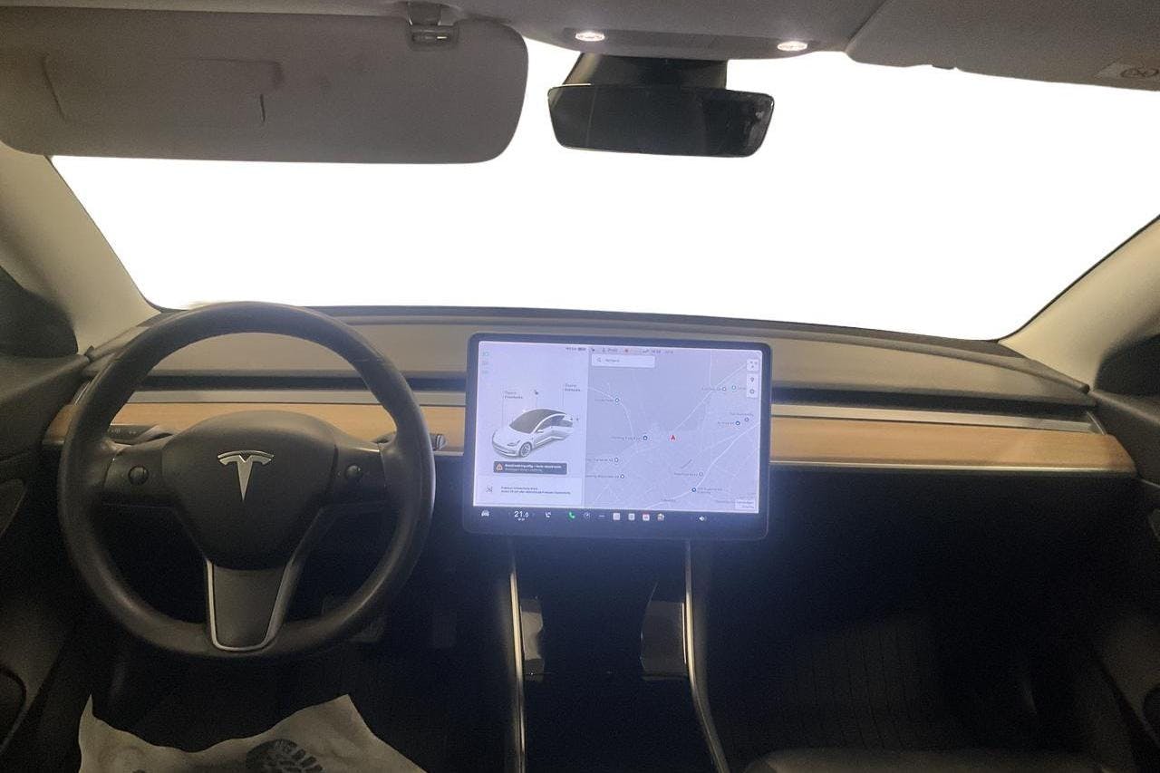 Tesla Model 3 Standard Range RWD - 19 038 mil - Automat - vit - 2020