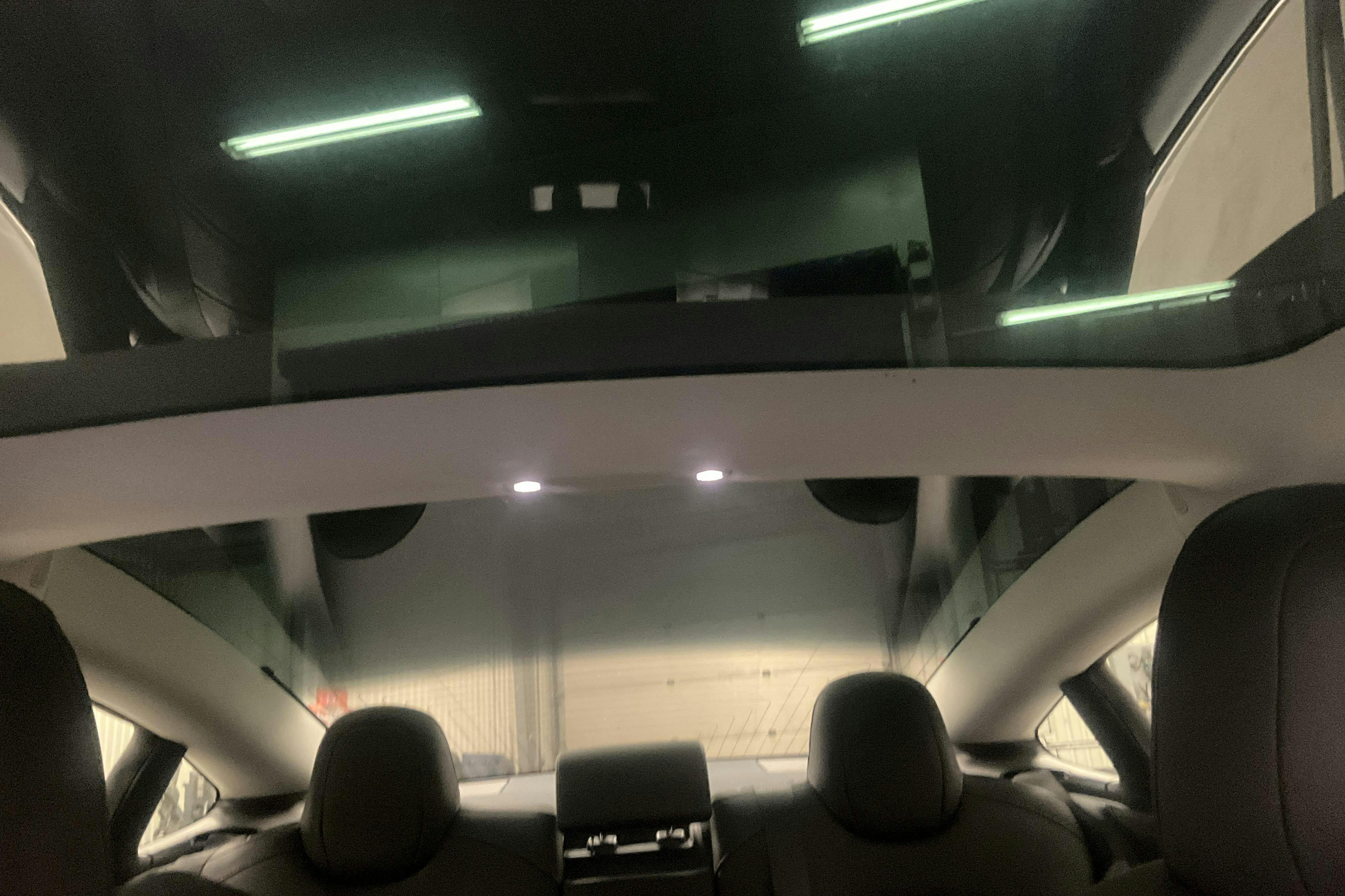 Tesla Model 3 Standard Range RWD - 19 038 mil - Automat - vit - 2020