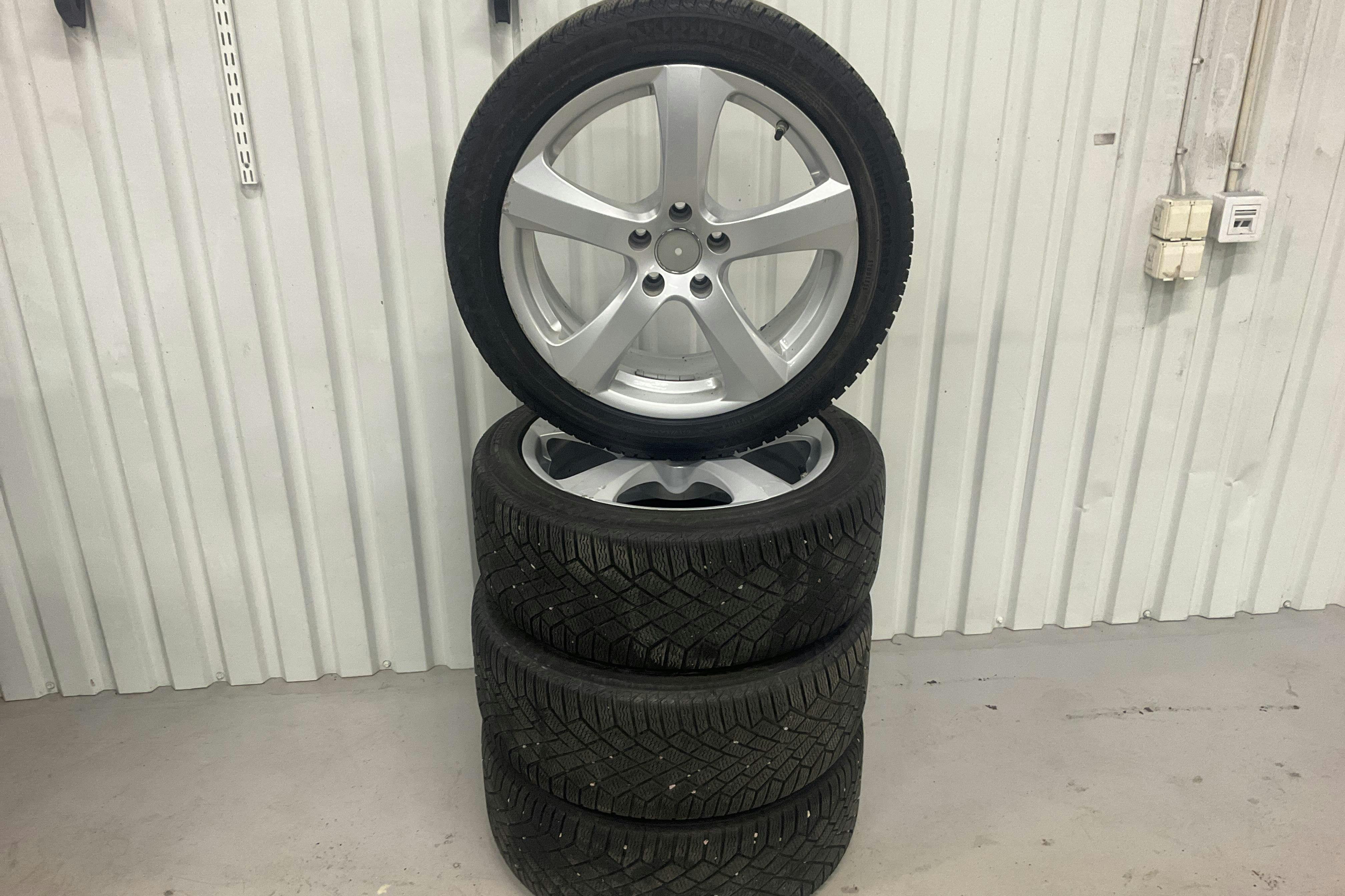 Tesla Model 3 Standard Range RWD - 19 038 mil - Automat - vit - 2020