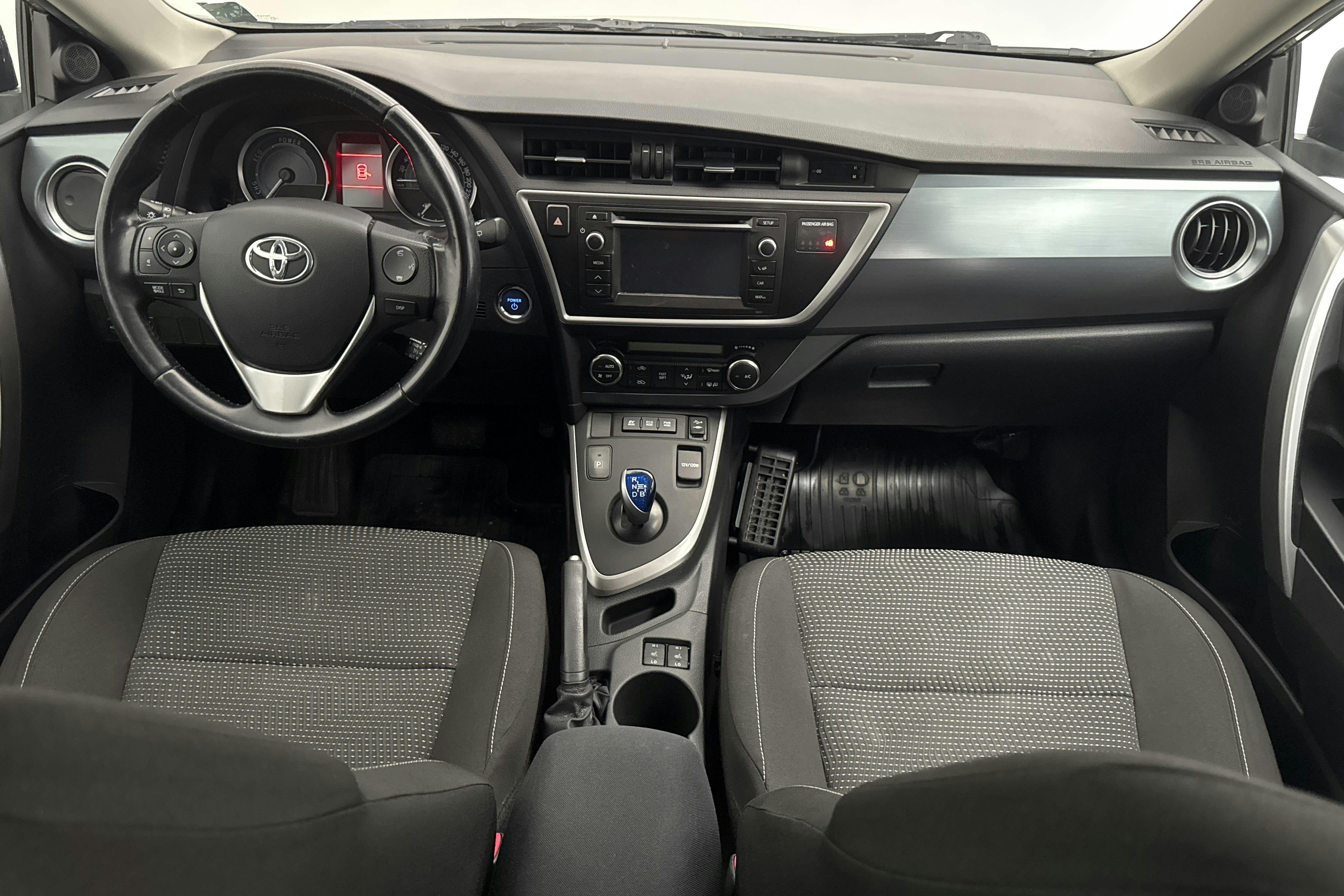 Toyota Auris 1.8 HSD 5dr (99hk) - 14 812 mil - Automat - Light Grey - 2014