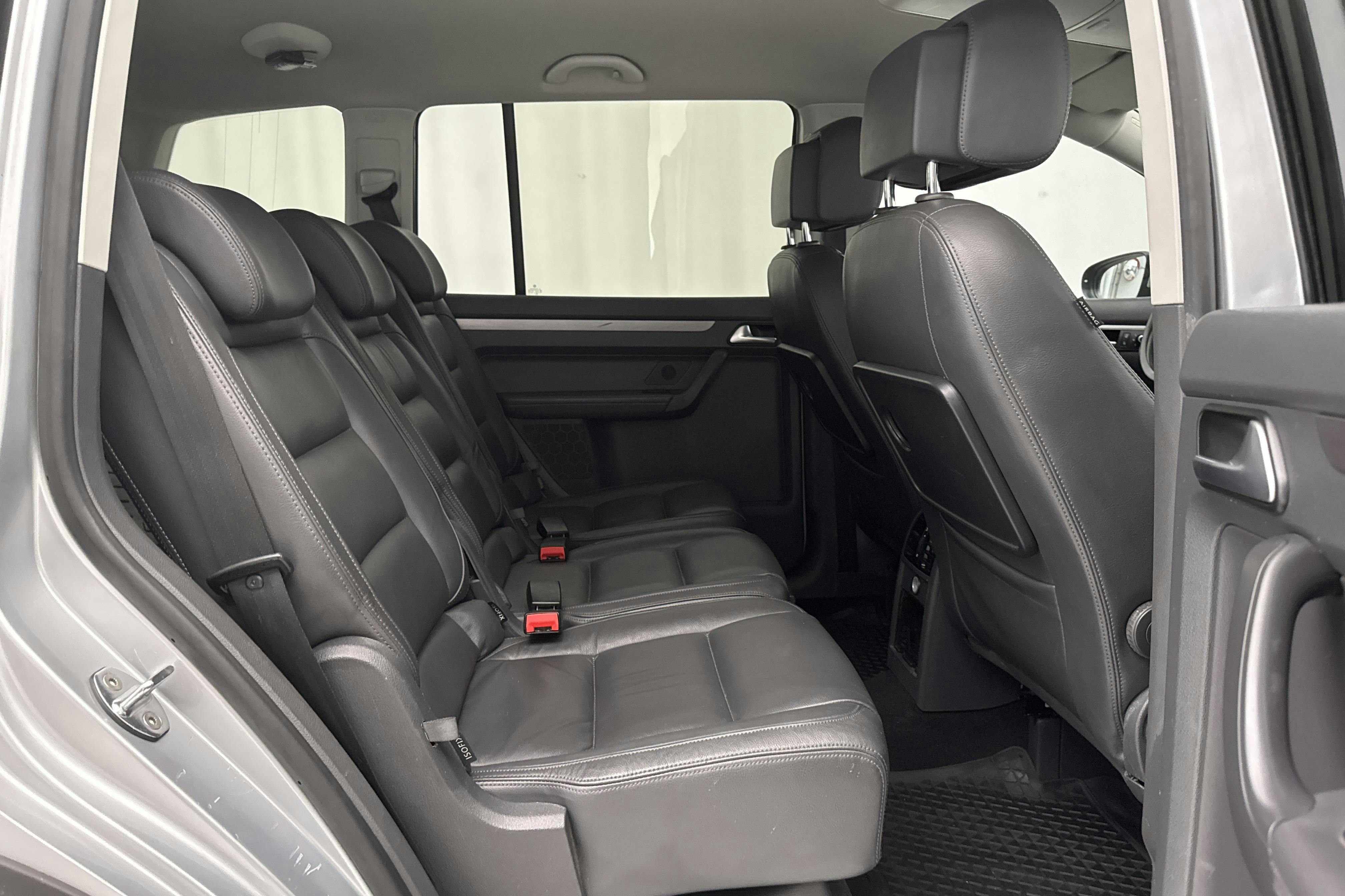 VW CrossTouran 1.4 TSI (140hk) - 18 697 mil - Manuell - silver - 2015