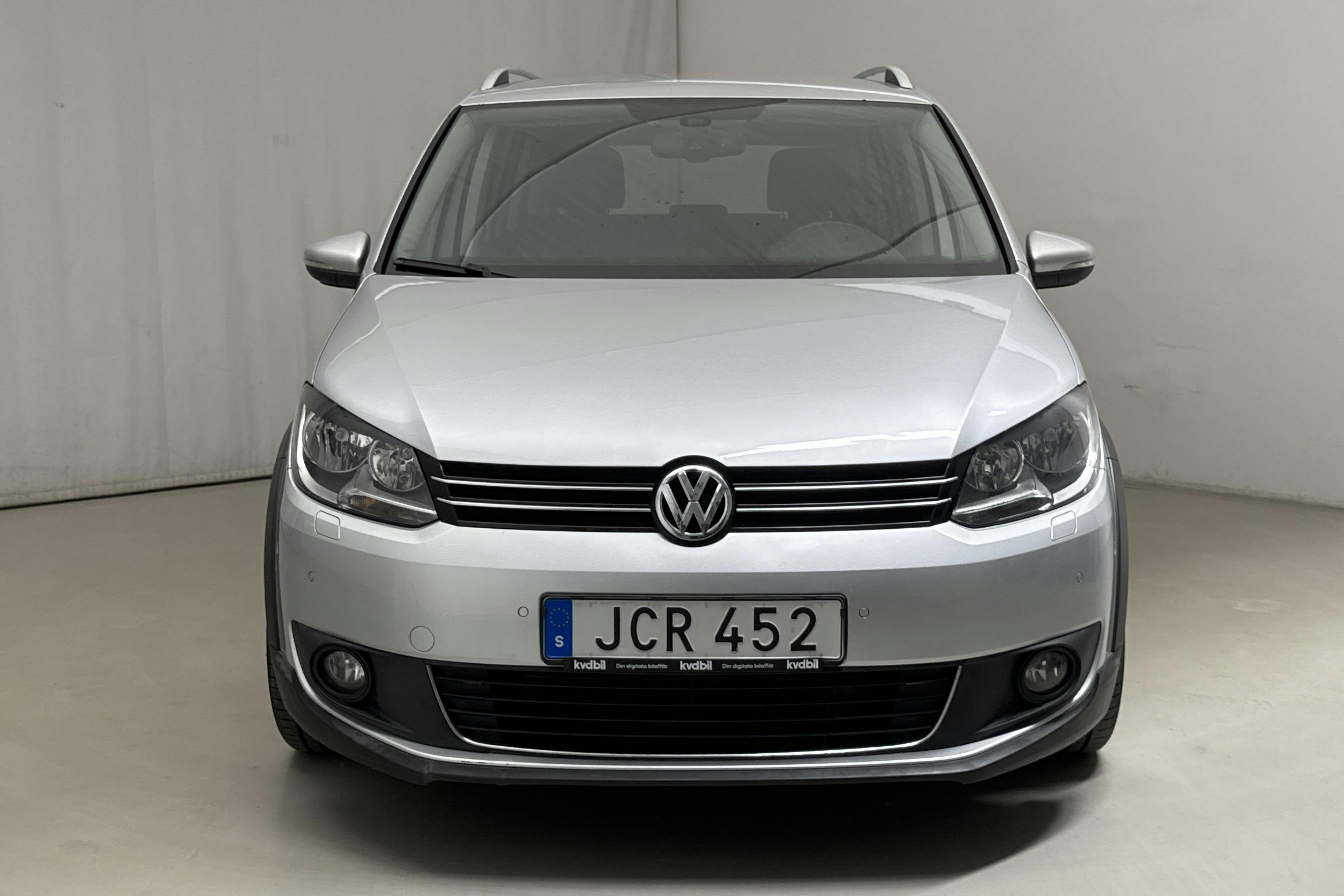 VW CrossTouran 1.4 TSI (140hk) - 18 697 mil - Manuell - silver - 2015