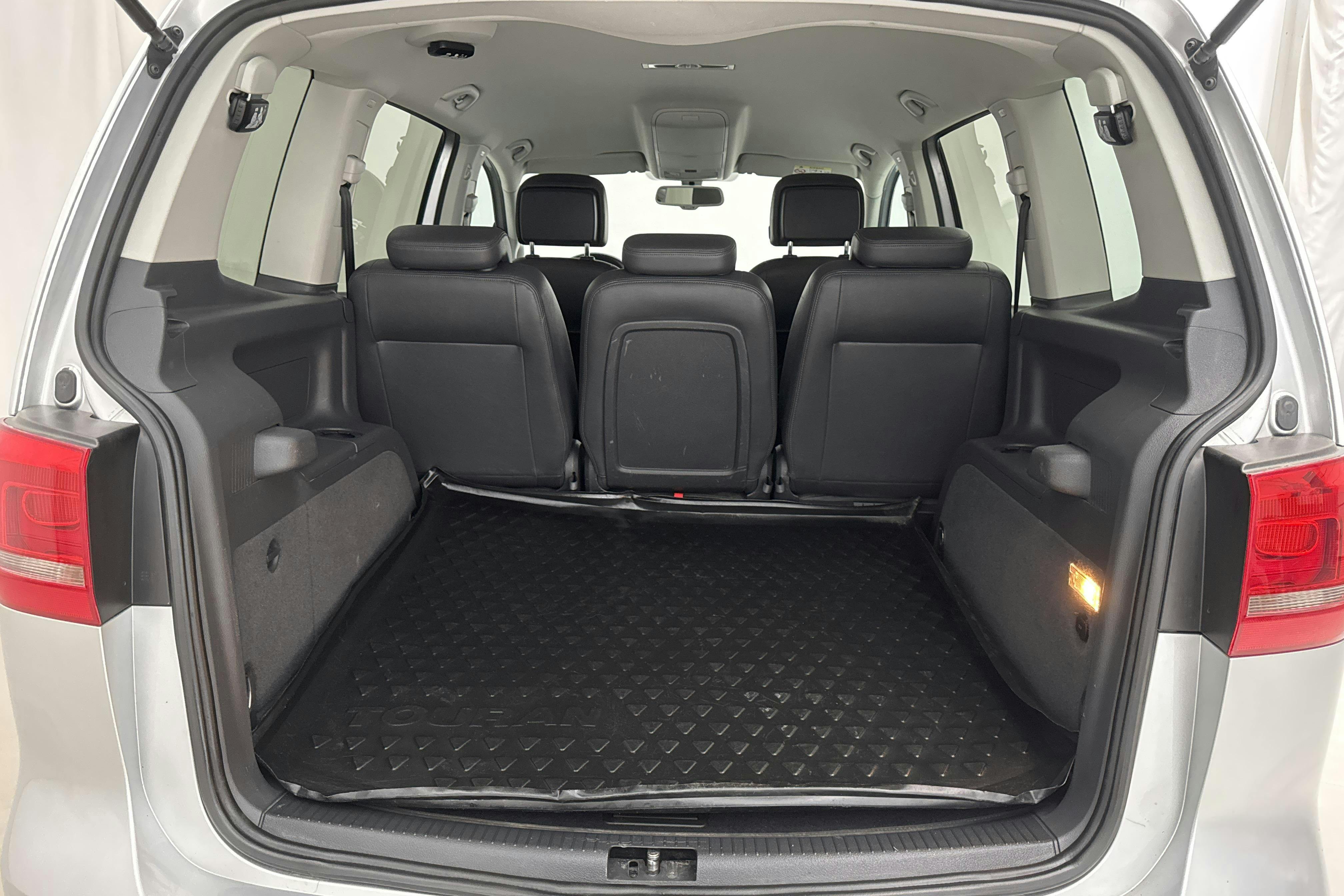 VW CrossTouran 1.4 TSI (140hk) - 18 697 mil - Manuell - silver - 2015