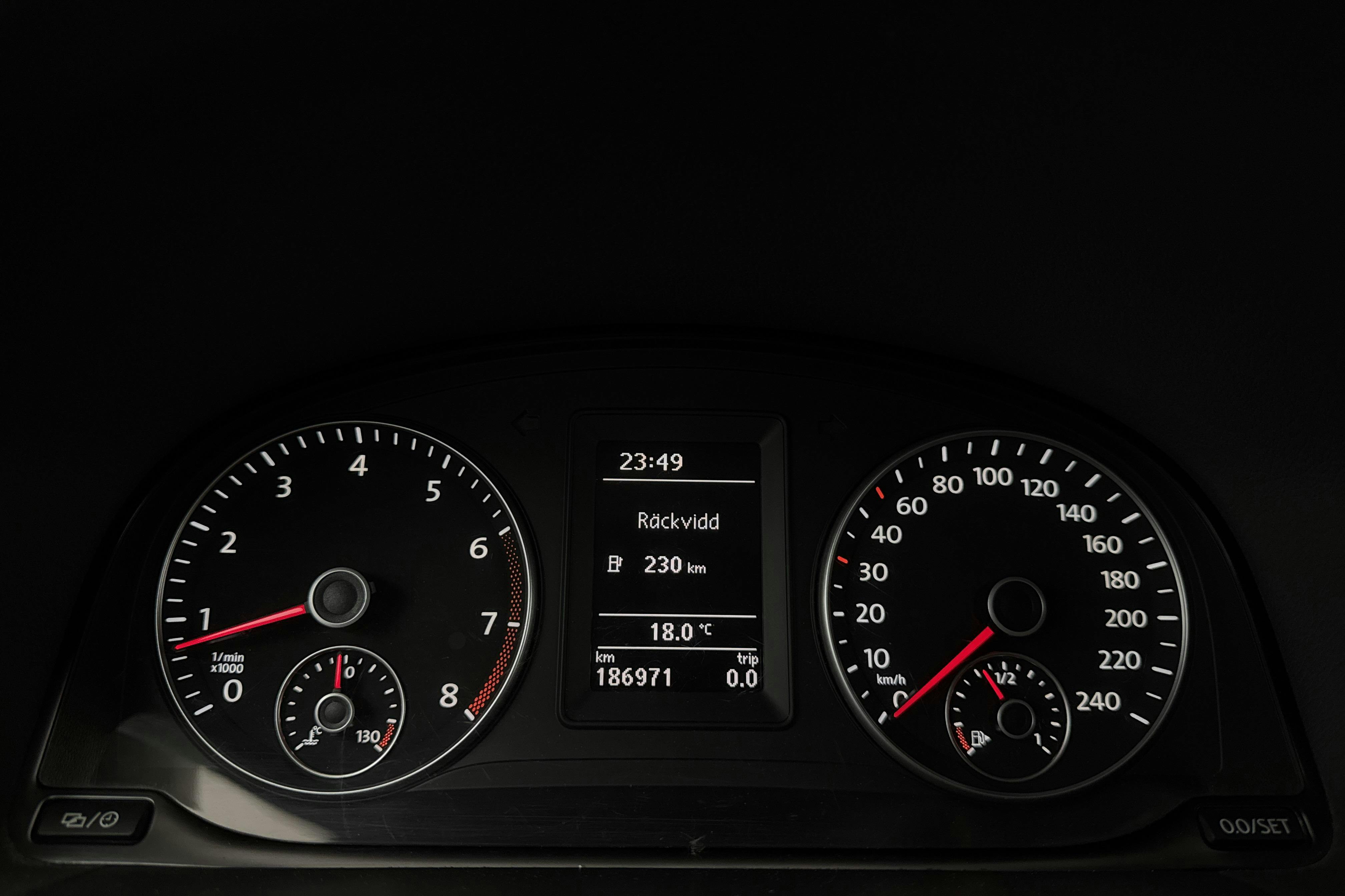 VW CrossTouran 1.4 TSI (140hk) - 18 697 mil - Manuell - silver - 2015