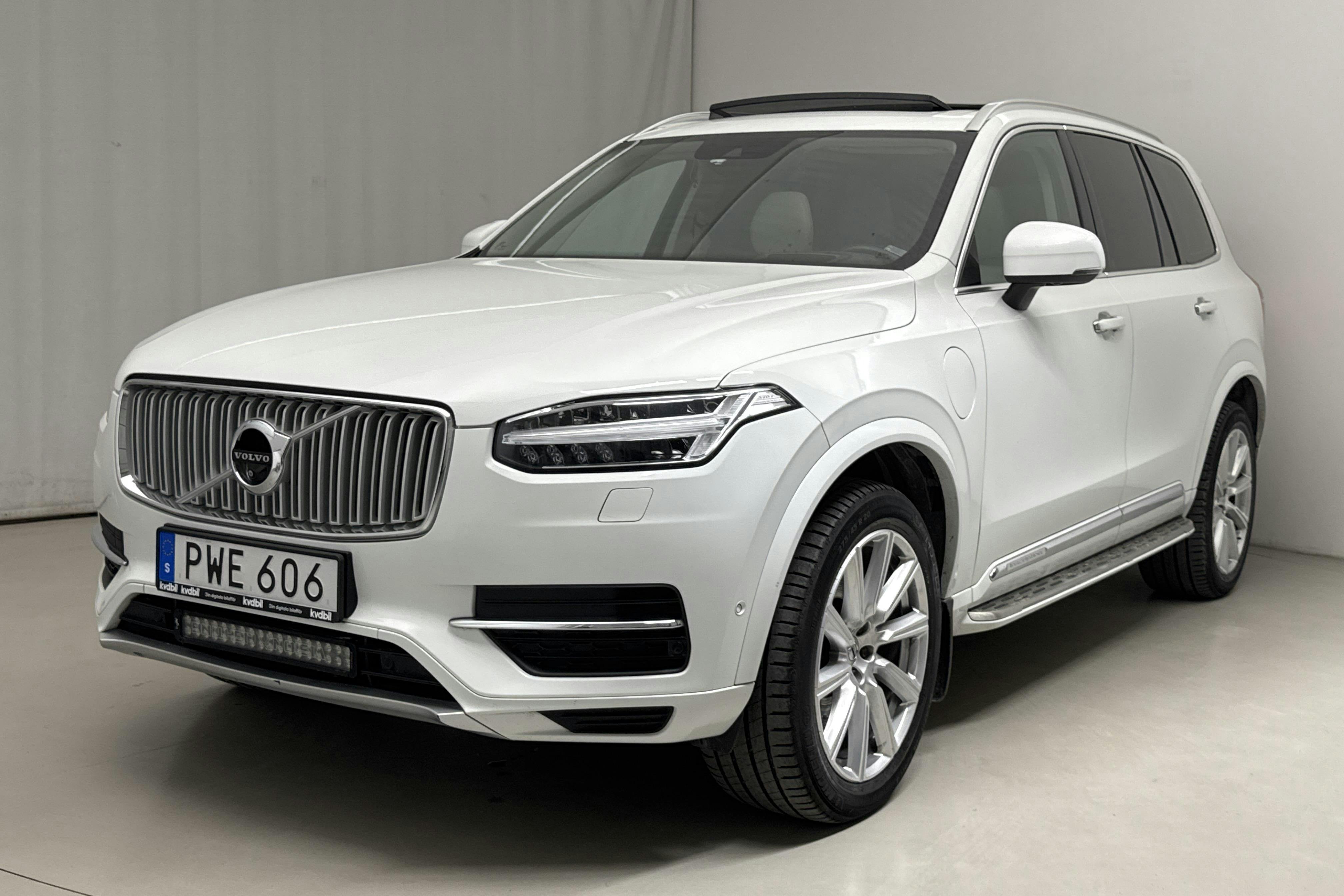 Volvo XC90 T8 AWD Twin Engine (421hk) - 153 420 km - Automatyczna - biały - 2017