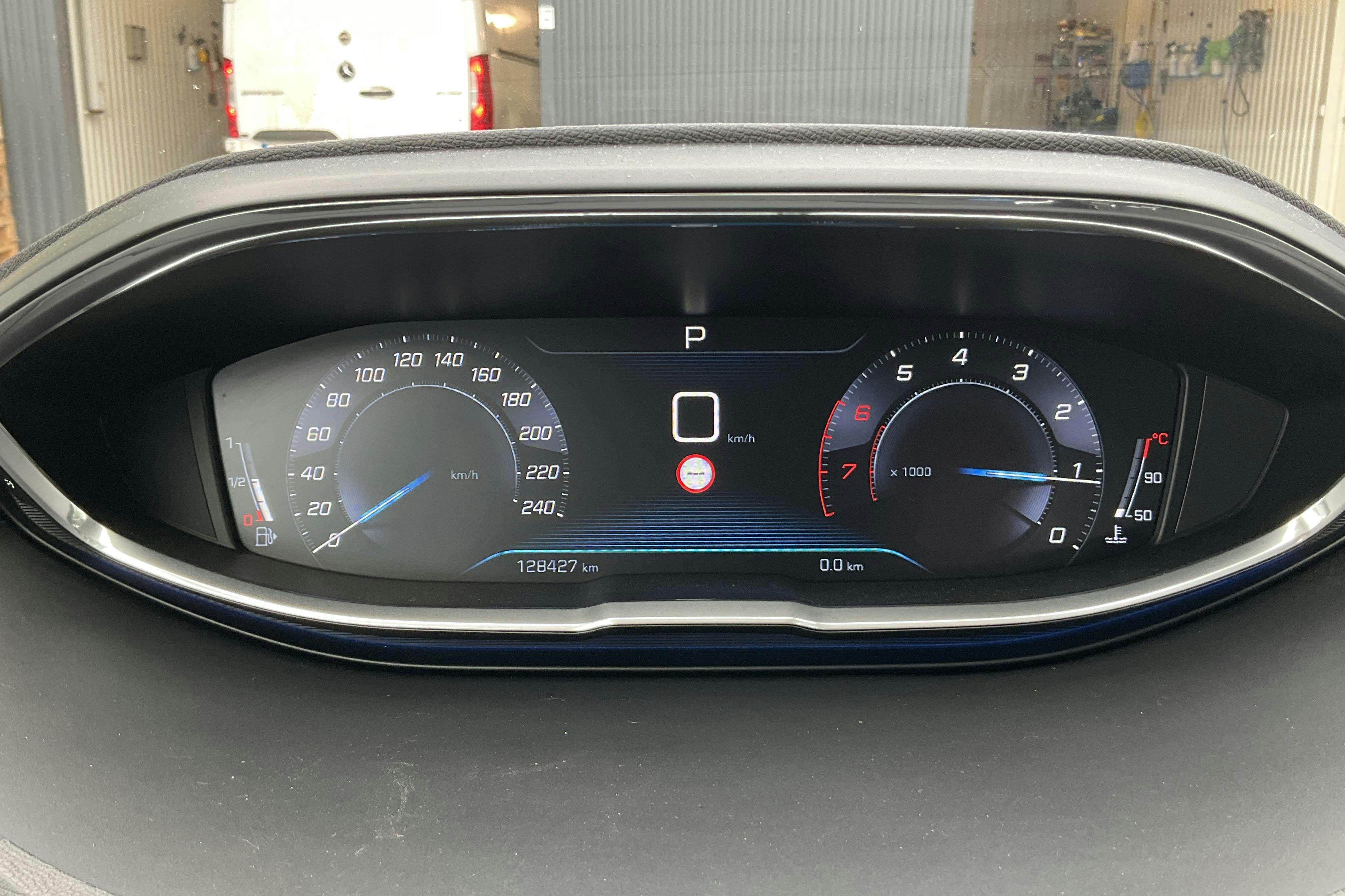 Peugeot 3008 1.2 PureTech (130hk) - 12 842 mil - Automat - 2018