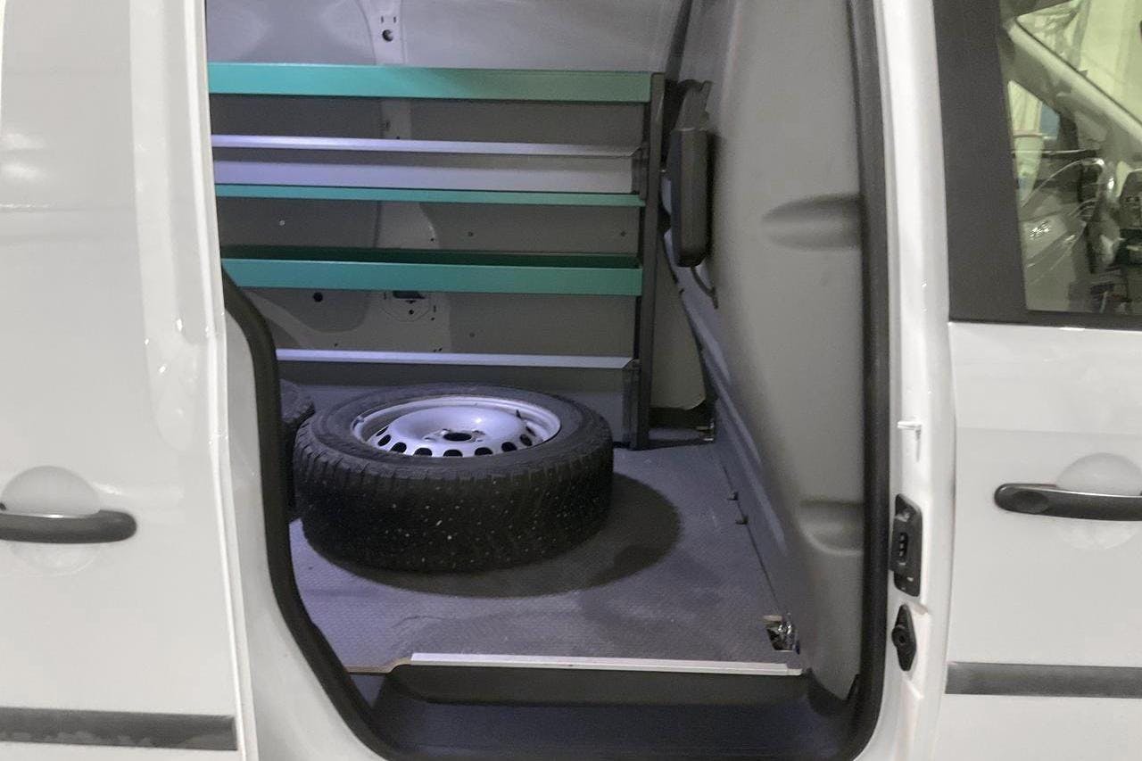 VW Caddy 1.4 TGI Maxi Skåp (110hk) - 8 035 mil - Automat - vit - 2017