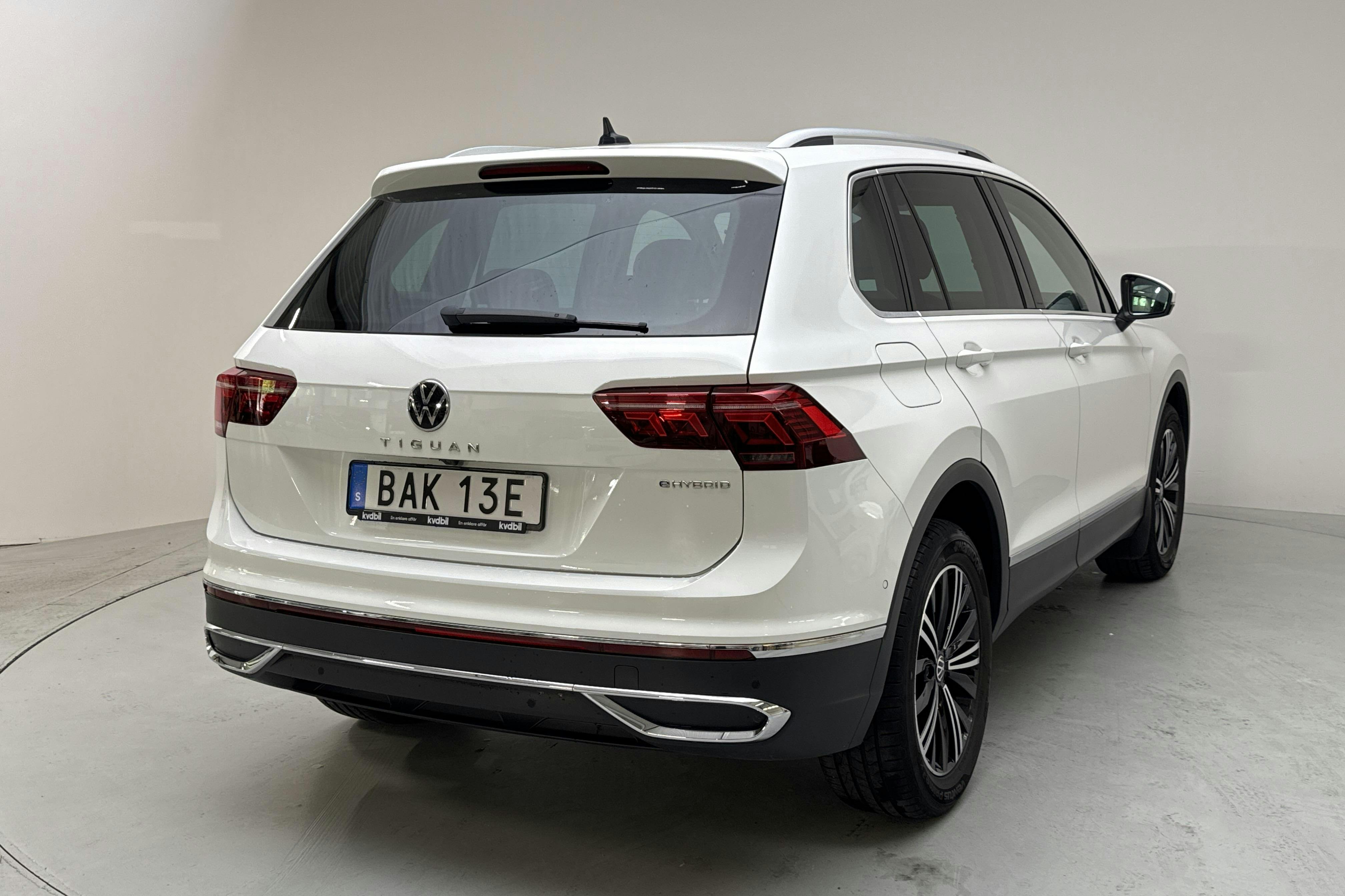 VW Tiguan 1.4 TSI eHybrid (245hk) - 55 210 km - Automatic - white - 2022