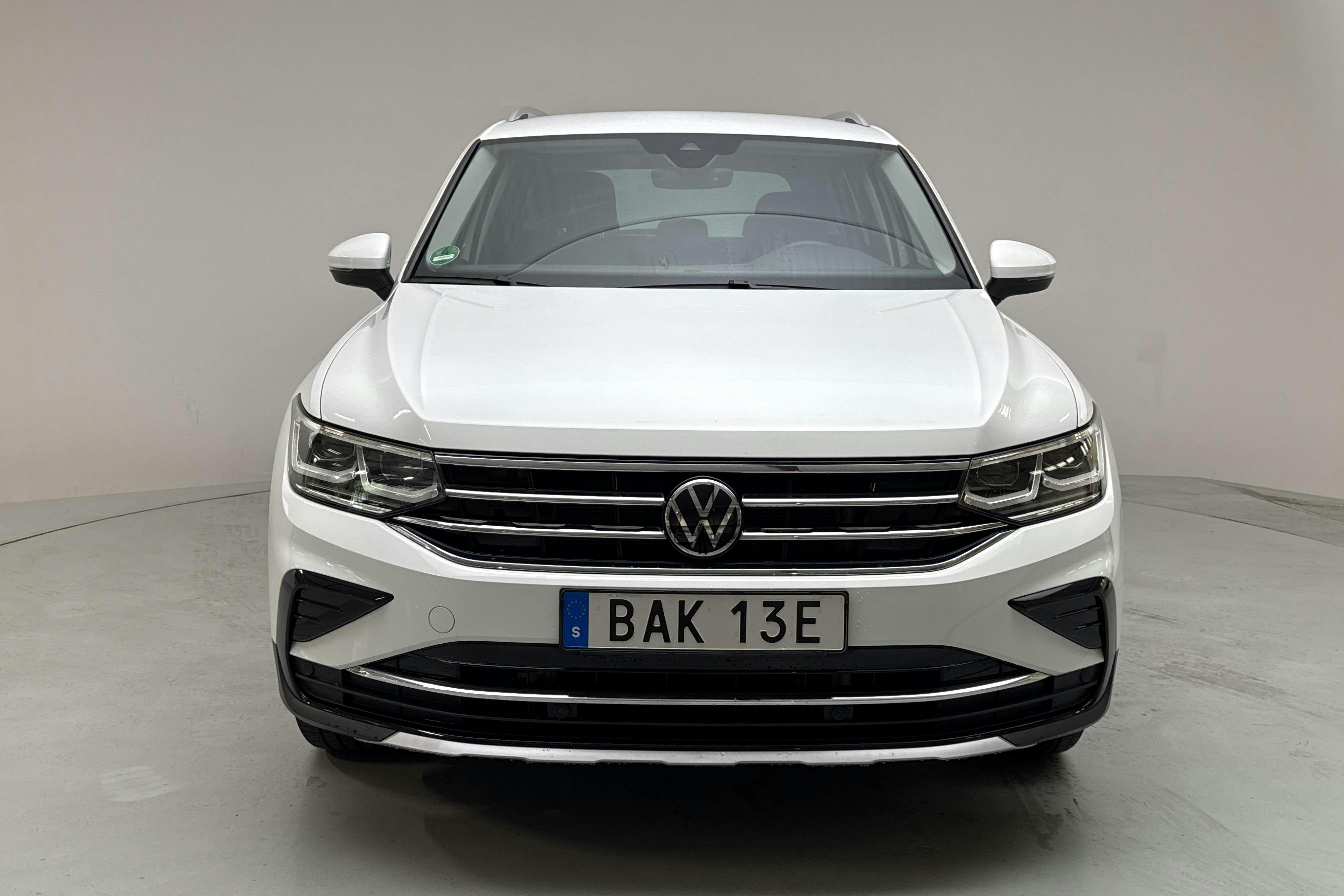 VW Tiguan 1.4 TSI eHybrid (245hk) - 55 210 km - Automatic - white - 2022