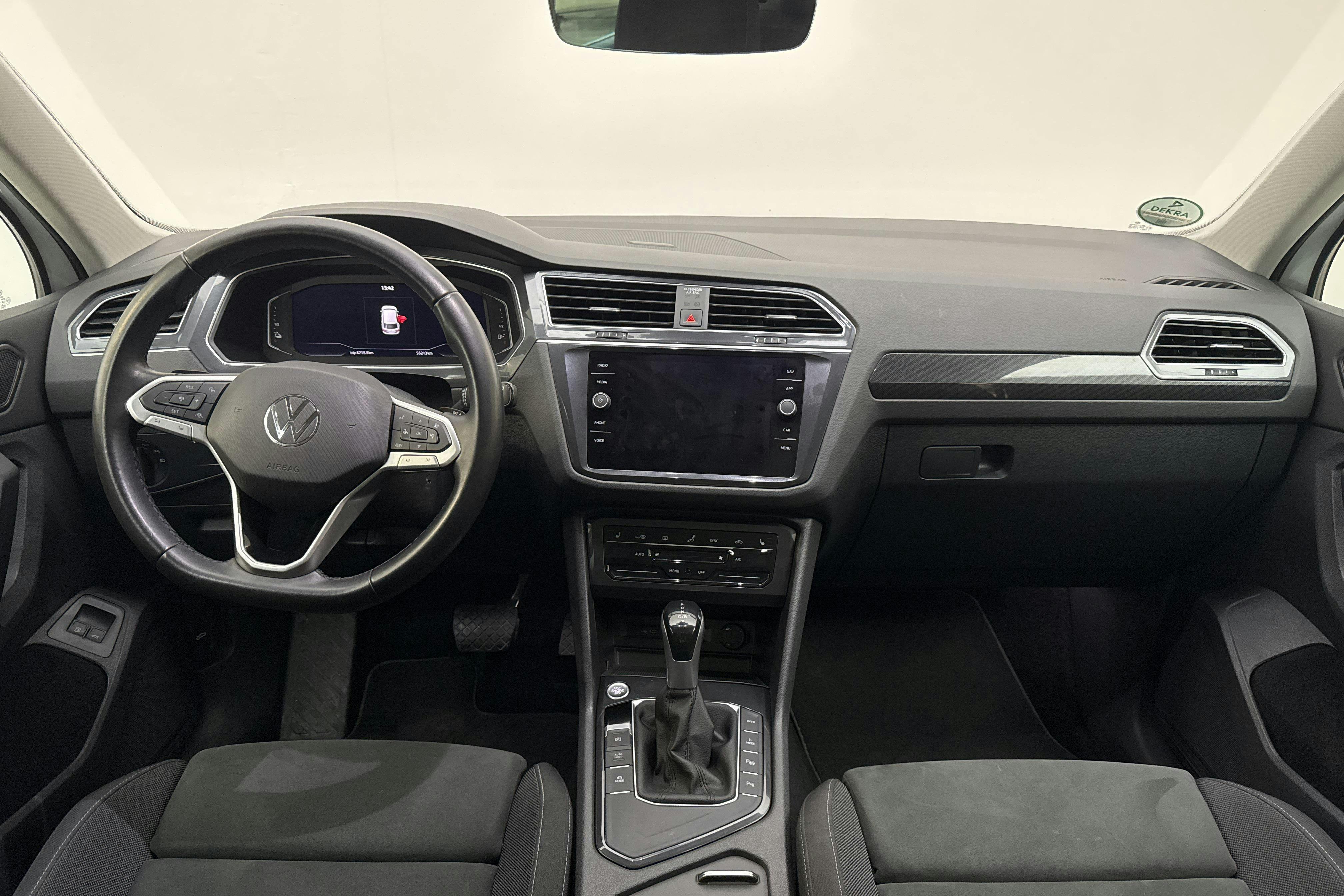 VW Tiguan 1.4 TSI eHybrid (245hk) - 55 210 km - Automatic - white - 2022