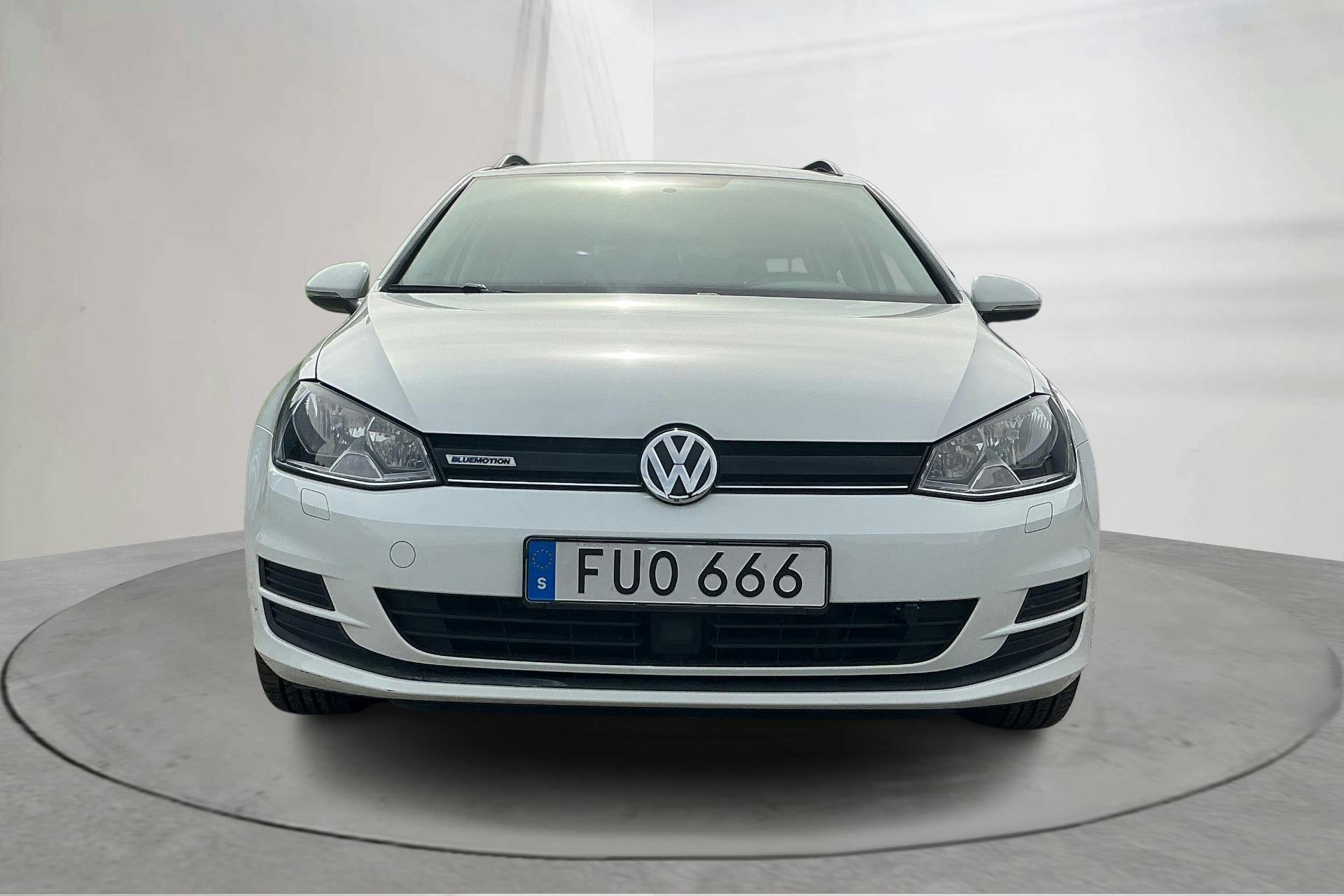 VW Golf VII 1.4 TGI BlueMotion Sportscombi (110hk) - 63 810 km - Manual - white - 2016