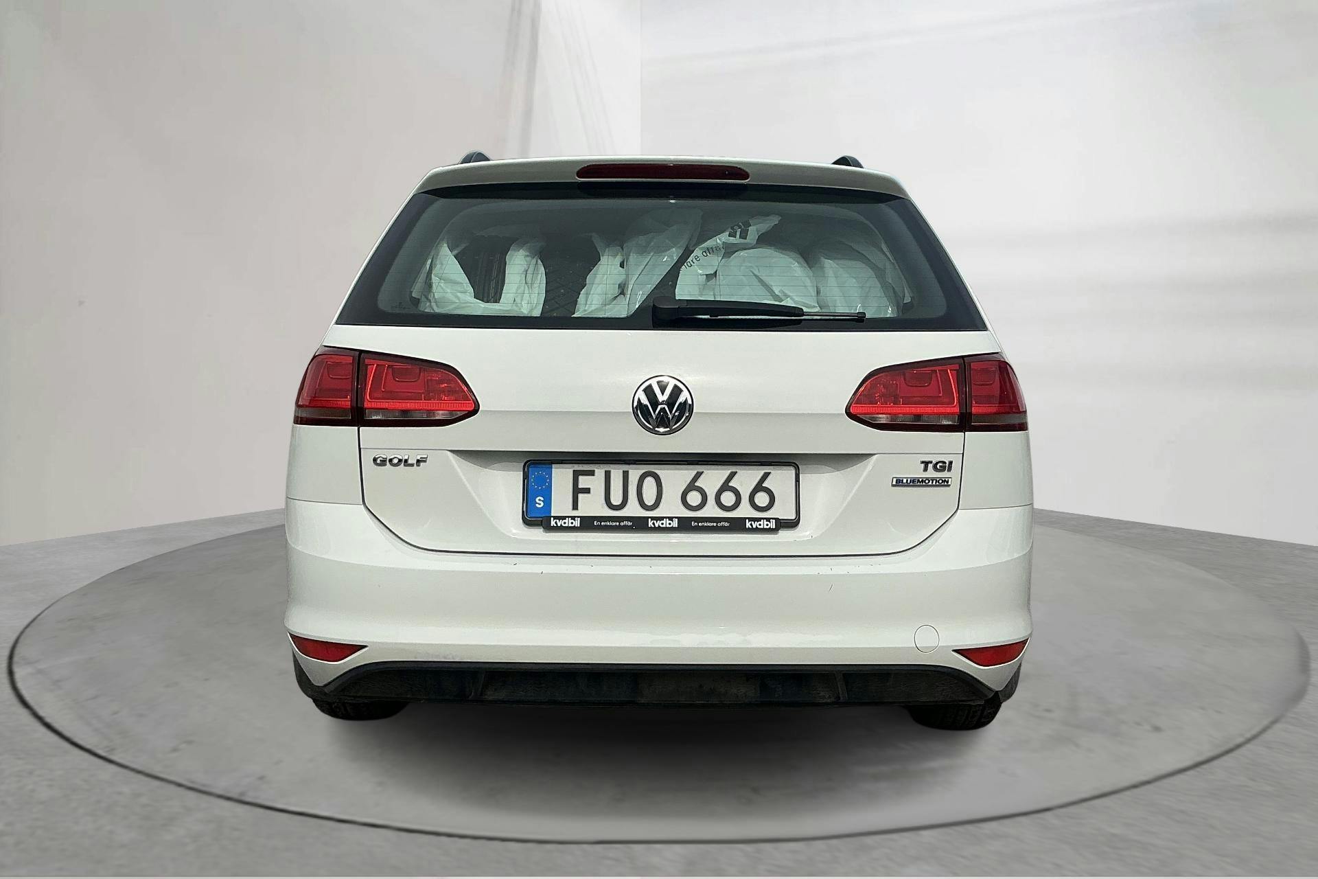 VW Golf VII 1.4 TGI BlueMotion Sportscombi (110hk) - 63 810 km - Manual - white - 2016
