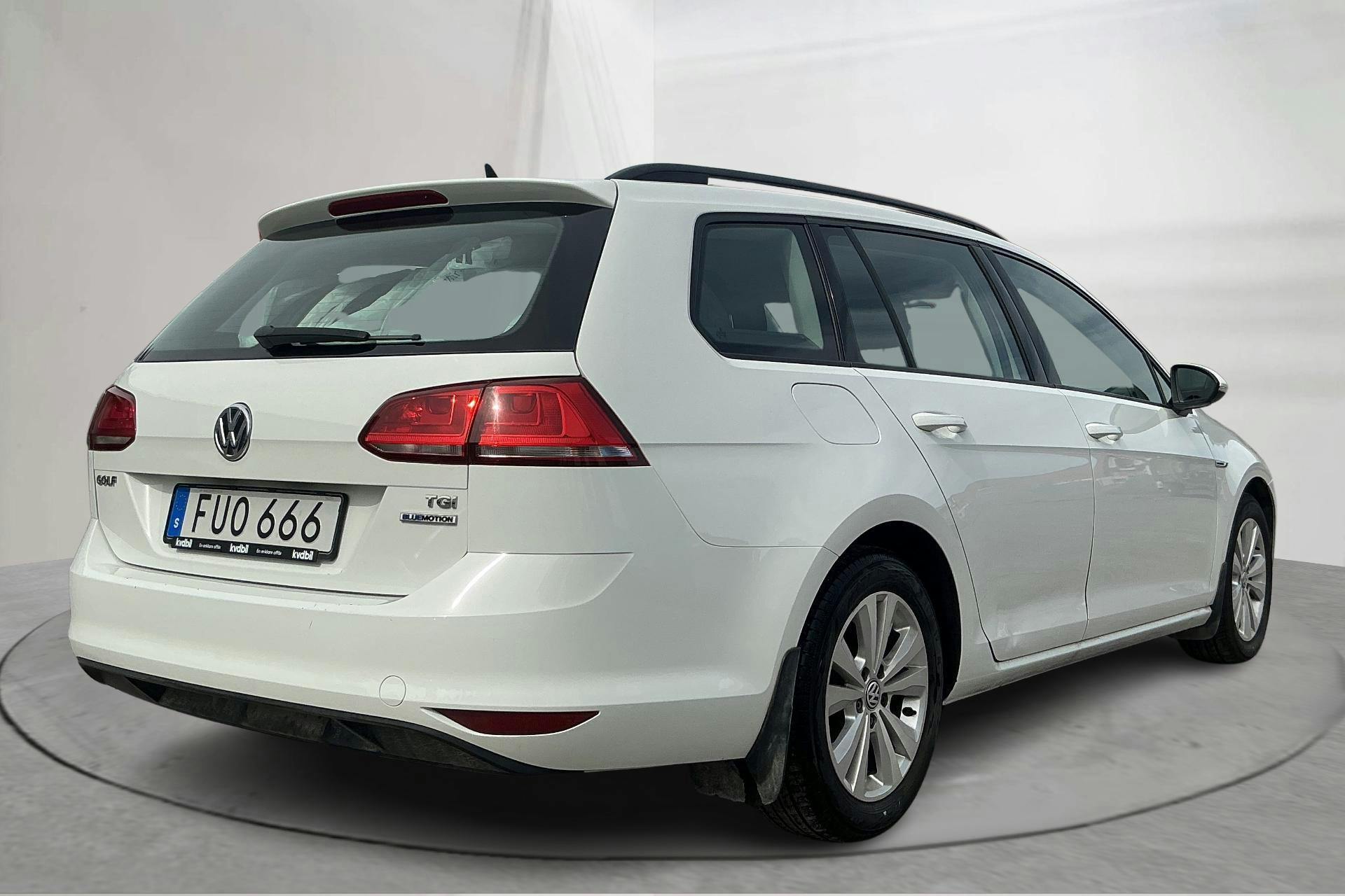 VW Golf VII 1.4 TGI BlueMotion Sportscombi (110hk) - 63 810 km - Manual - white - 2016