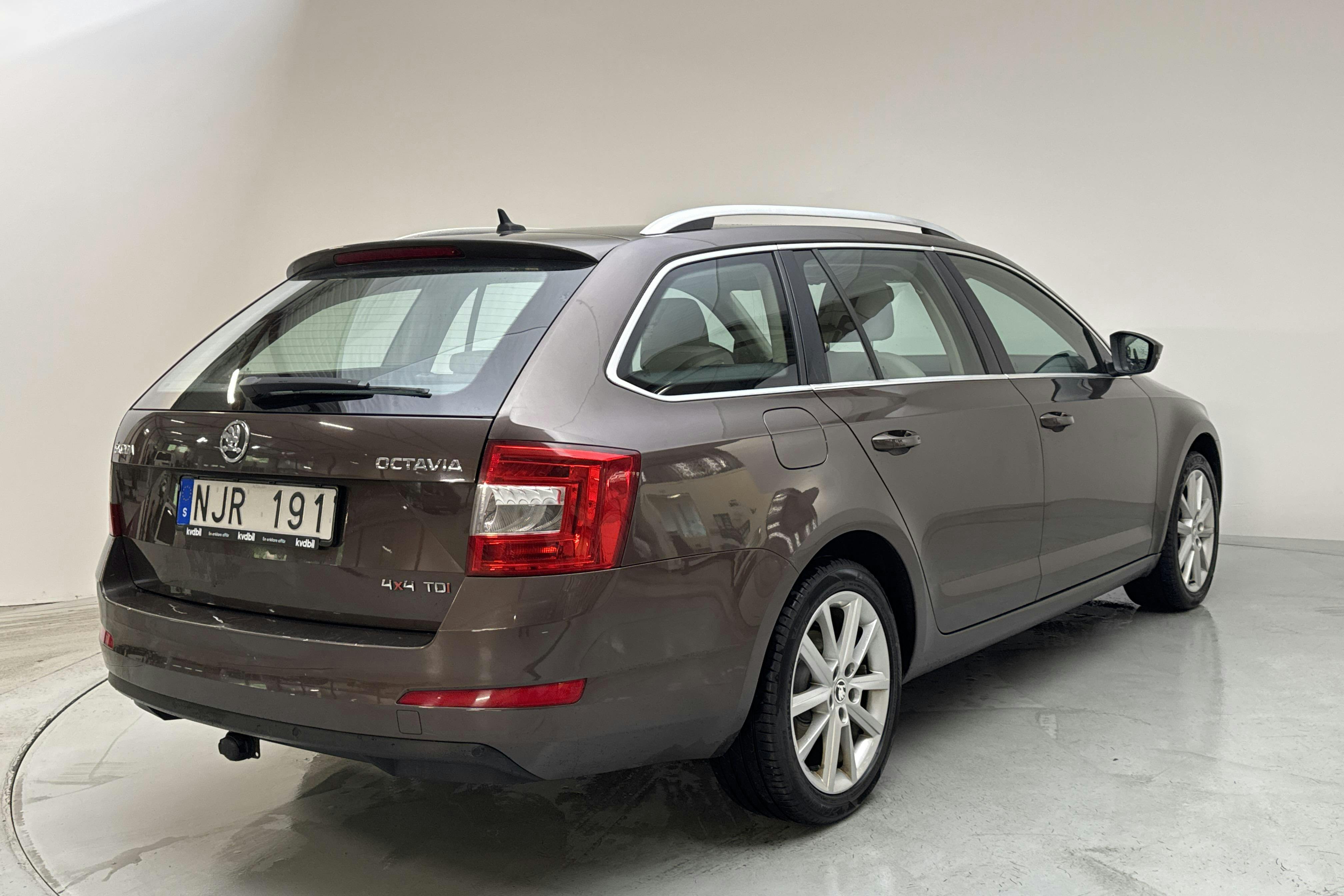 Skoda Octavia III 2.0 TDI CR Combi 4x4 (150hk) - 18 705 mil - Manuell - Dark Brown - 2014
