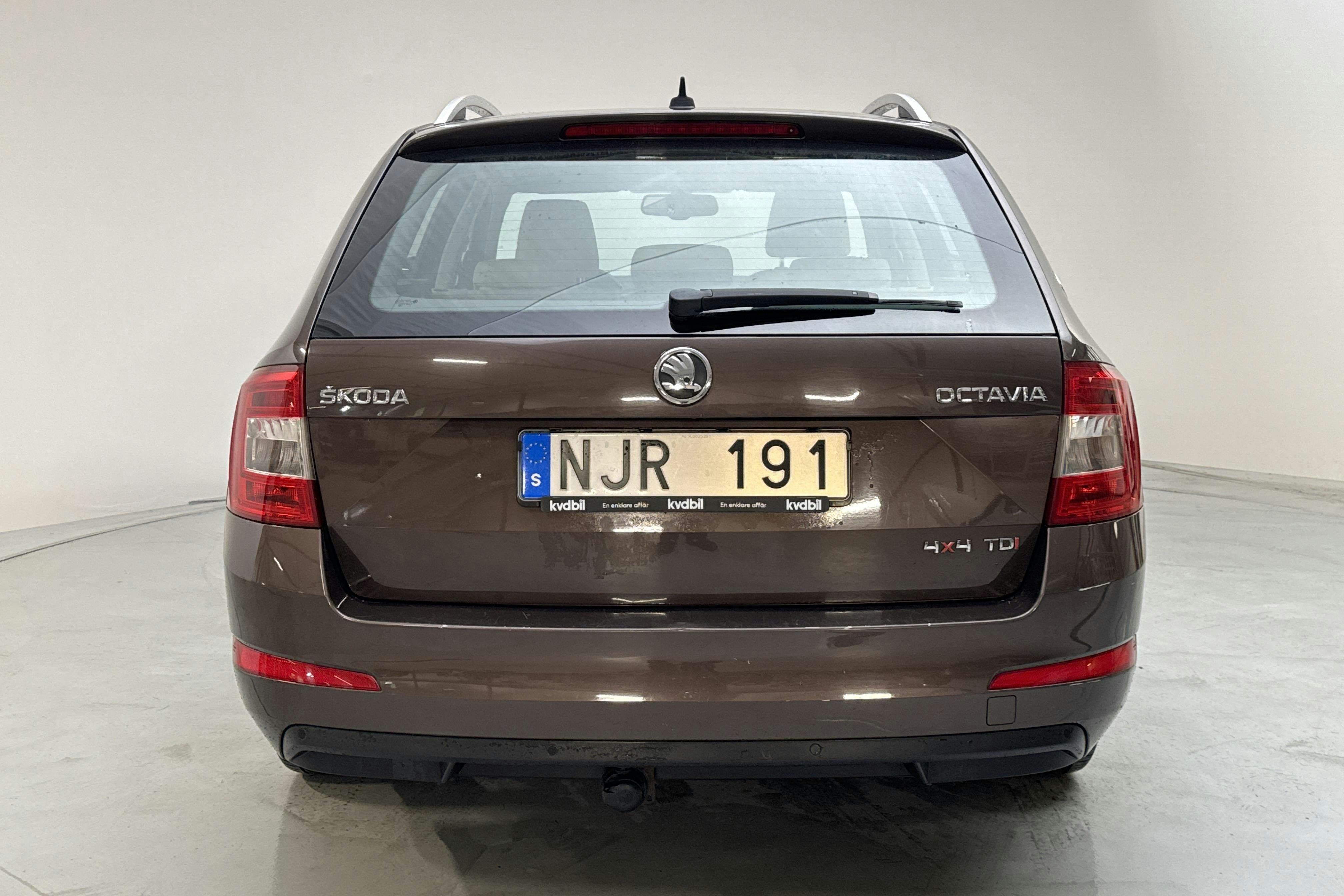 Skoda Octavia III 2.0 TDI CR Combi 4x4 (150hk) - 18 705 mil - Manuell - Dark Brown - 2014