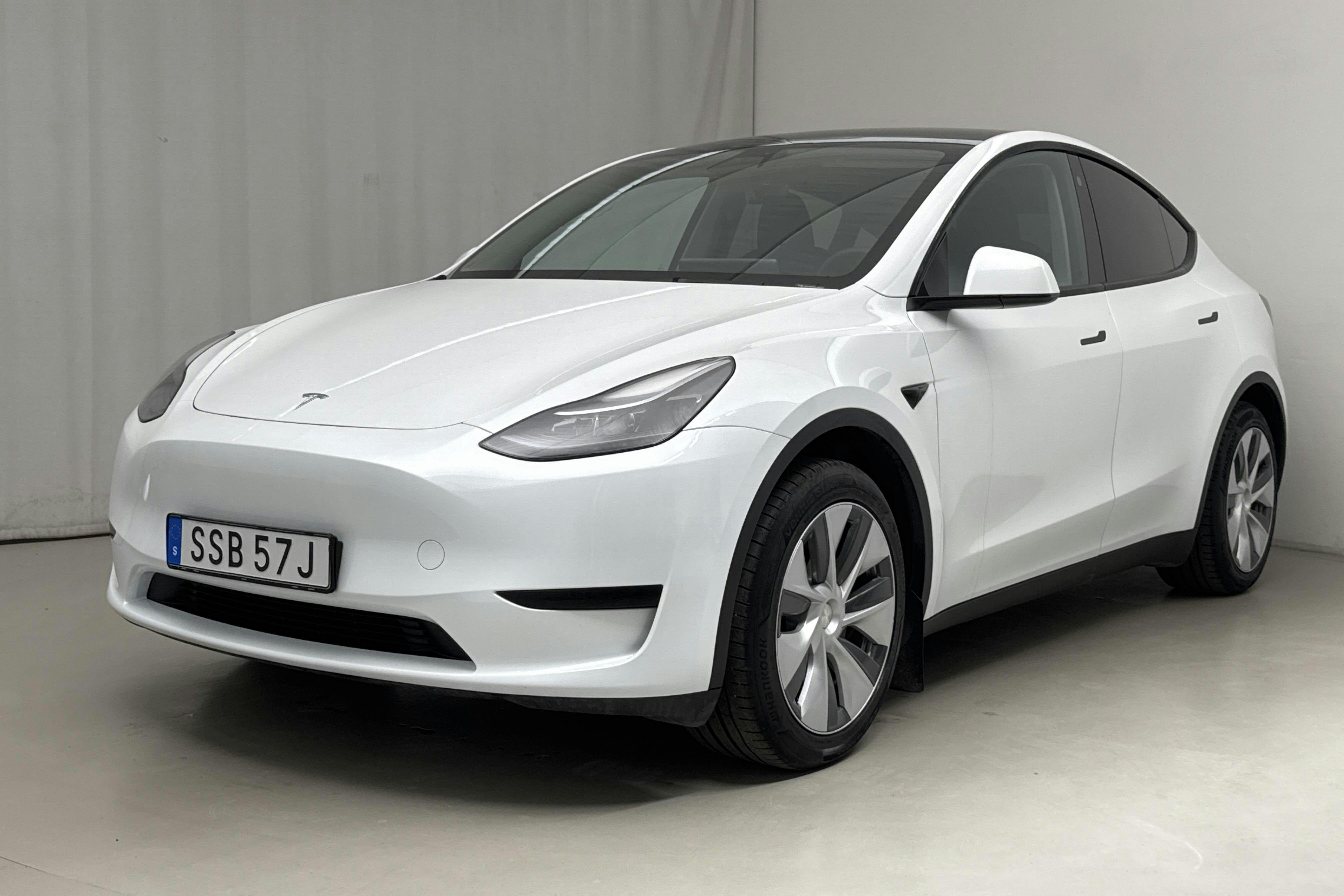 Tesla Model Y RWD - 4 197 mil - Automat - vit - 2023