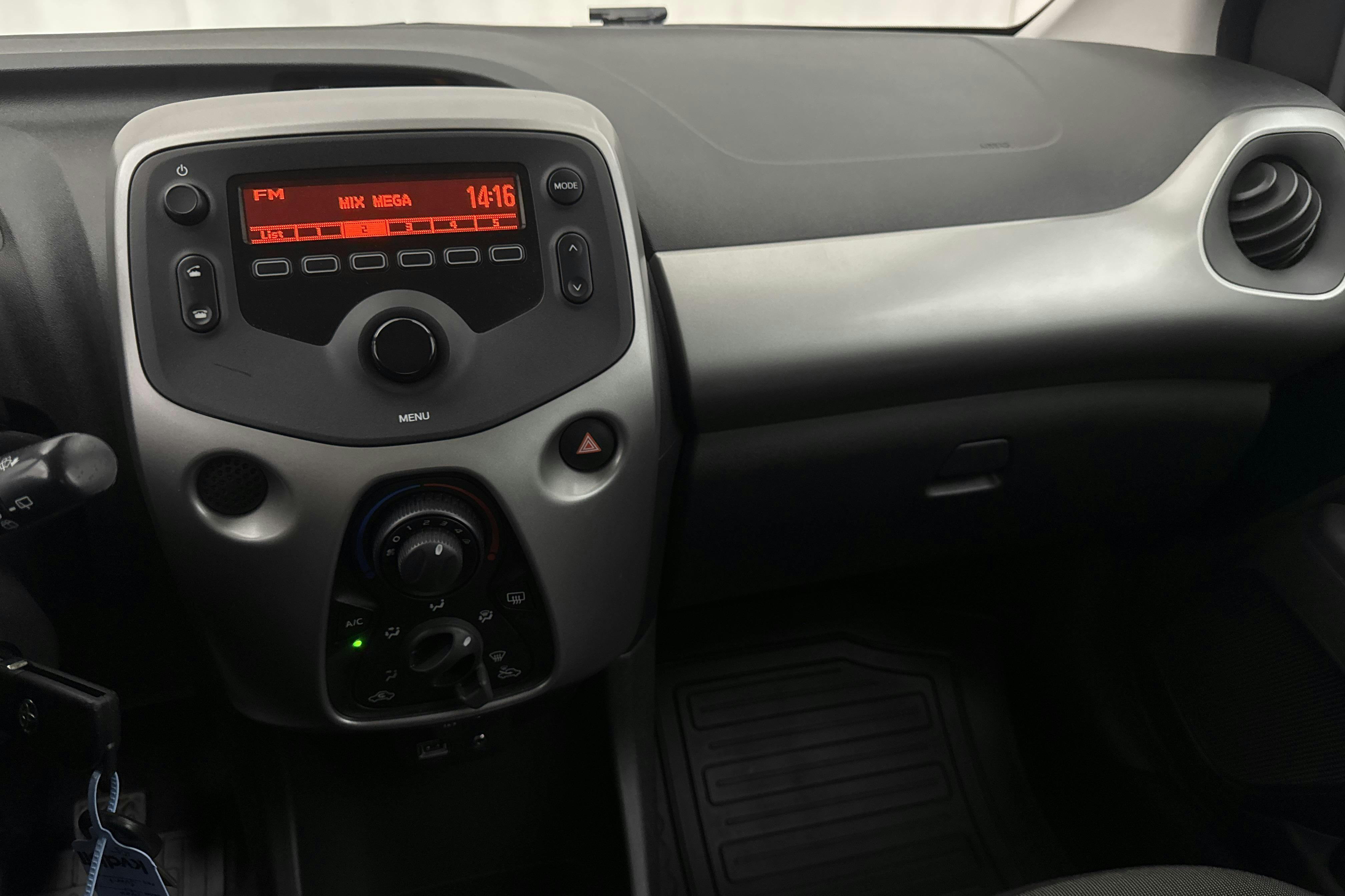Toyota Aygo 1.0 5dr (69hk) - 4 506 mil - Manuell - Dark Grey - 2016