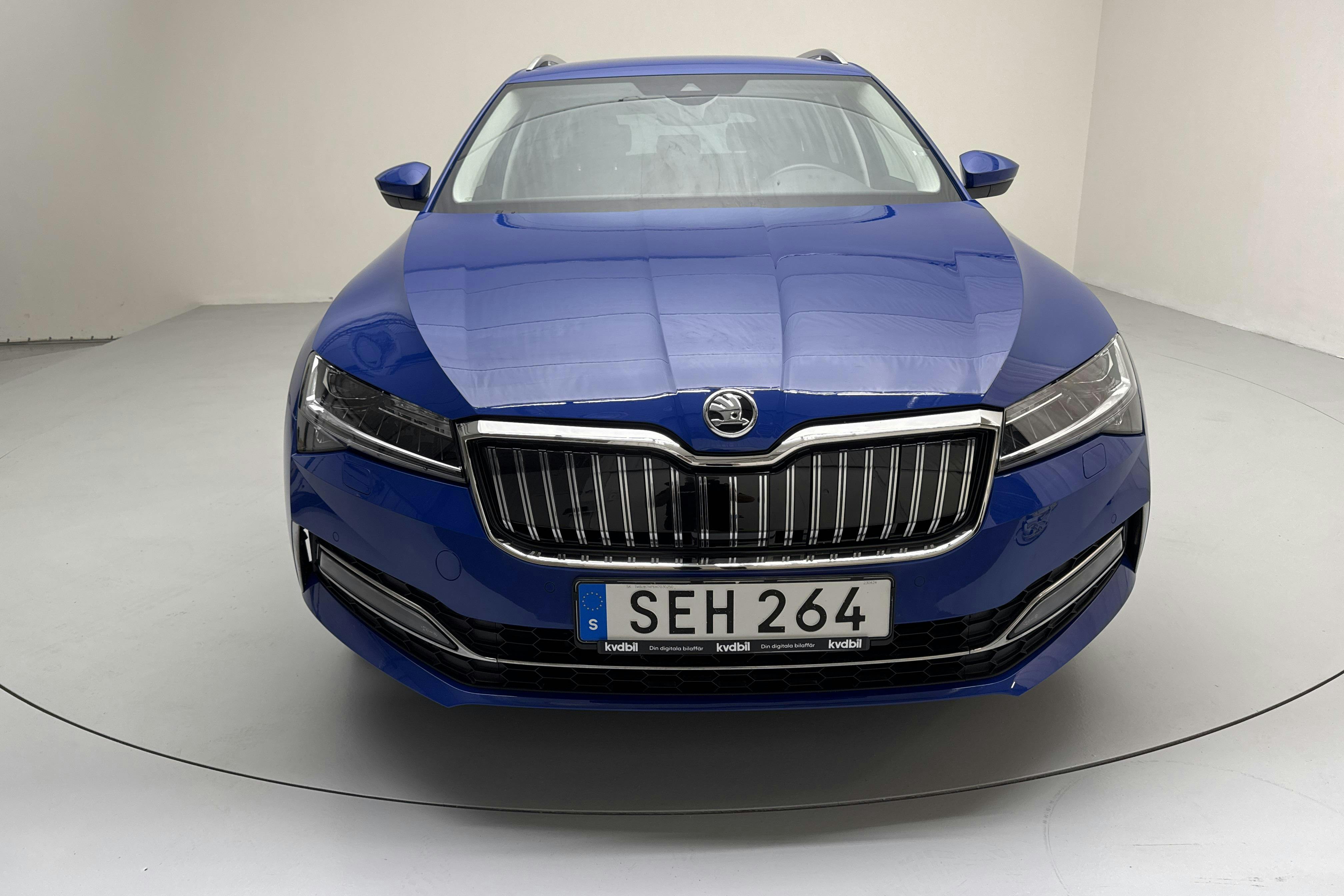 Skoda Superb 1.4 TSI PHEV Kombi (218hk) - 6 994 mil - Automat - blå - 2022