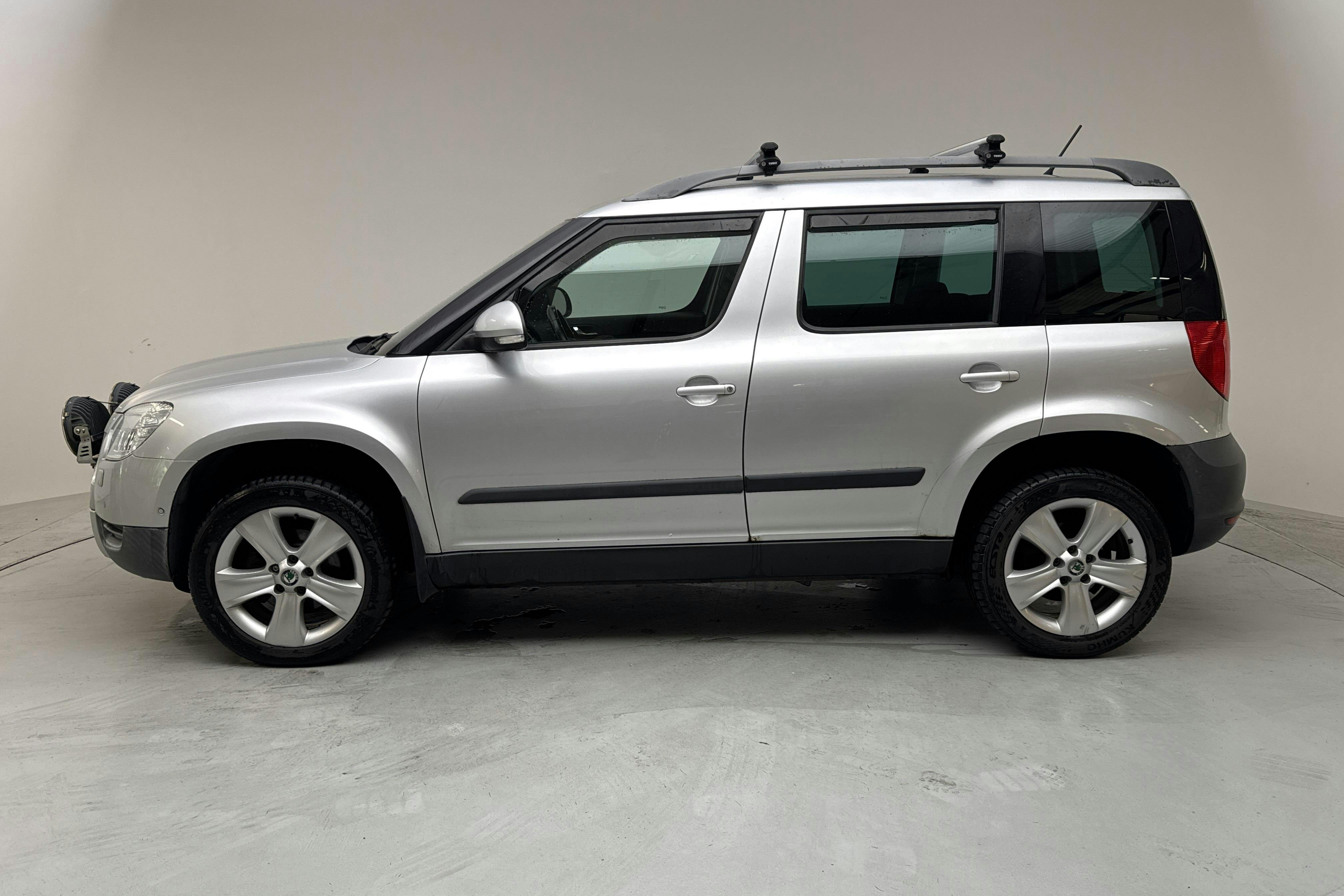 Esitlusfoto 2 aadressil 11: Skoda Yeti 2.0 TDI CR 4X4 (140hk) - 166 780 km - Automaatne - hõbe - 2011