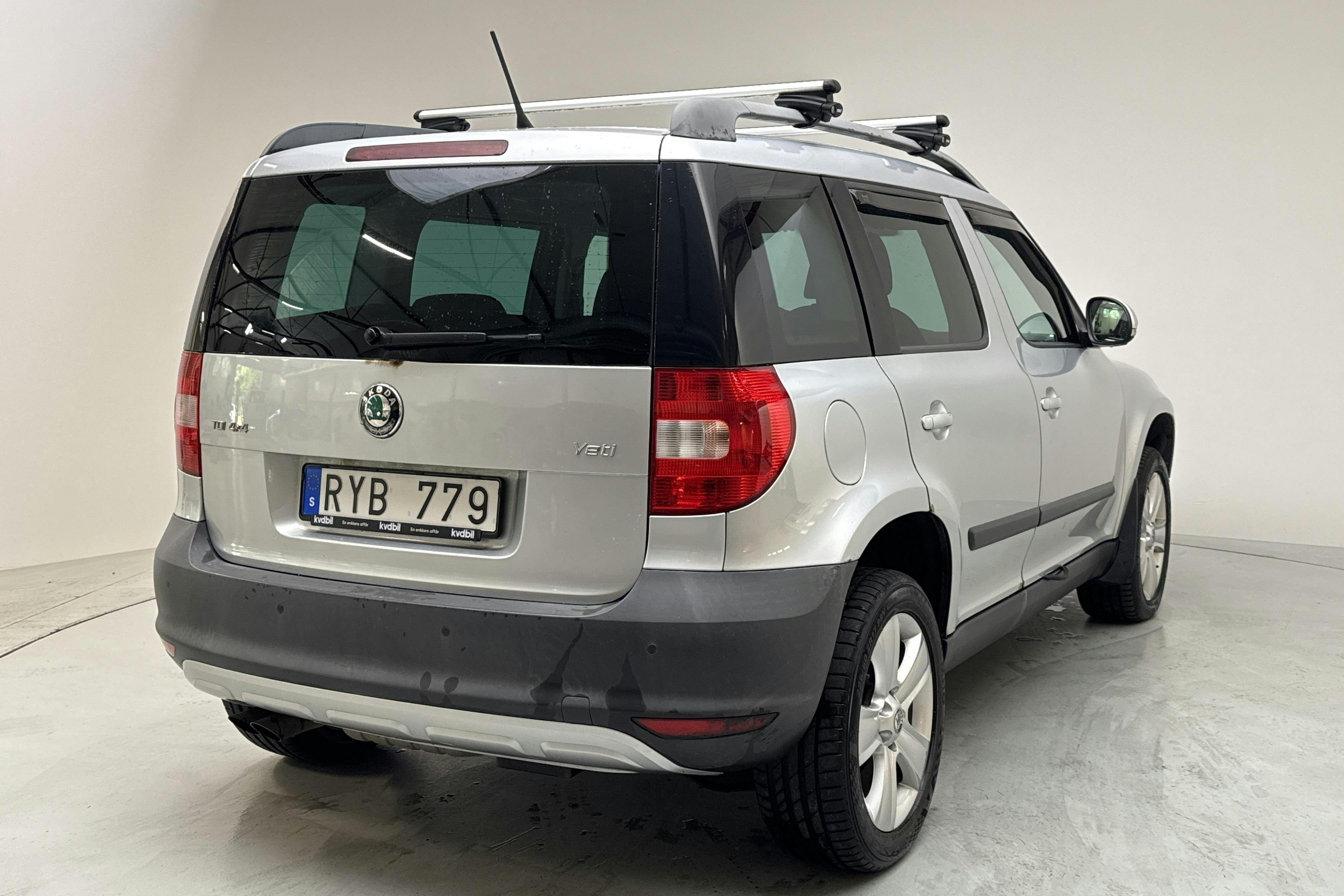 Skoda Yeti 2.0 TDI CR 4X4 (140hk) - 166 780 km - Automaatne - hõbe - 2011