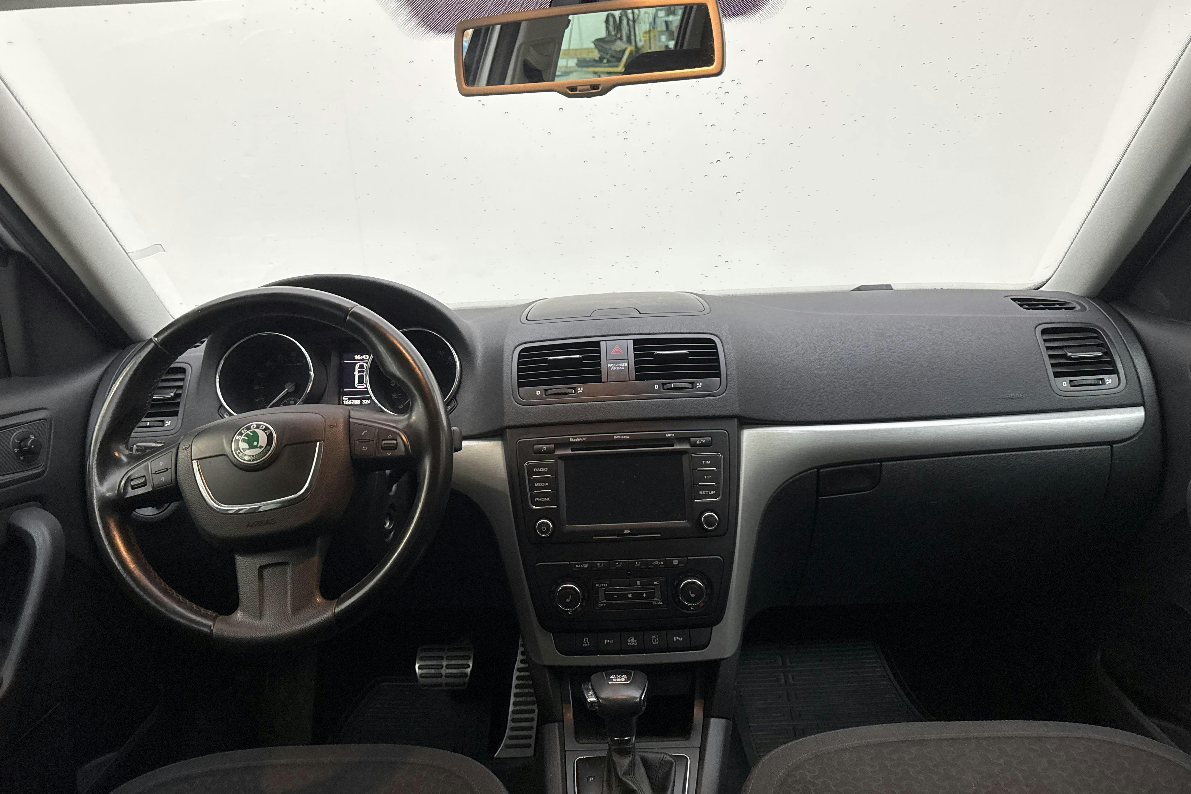 Skoda Yeti 2.0 TDI CR 4X4 (140hk) - 166 780 km - Automaatne - hõbe - 2011