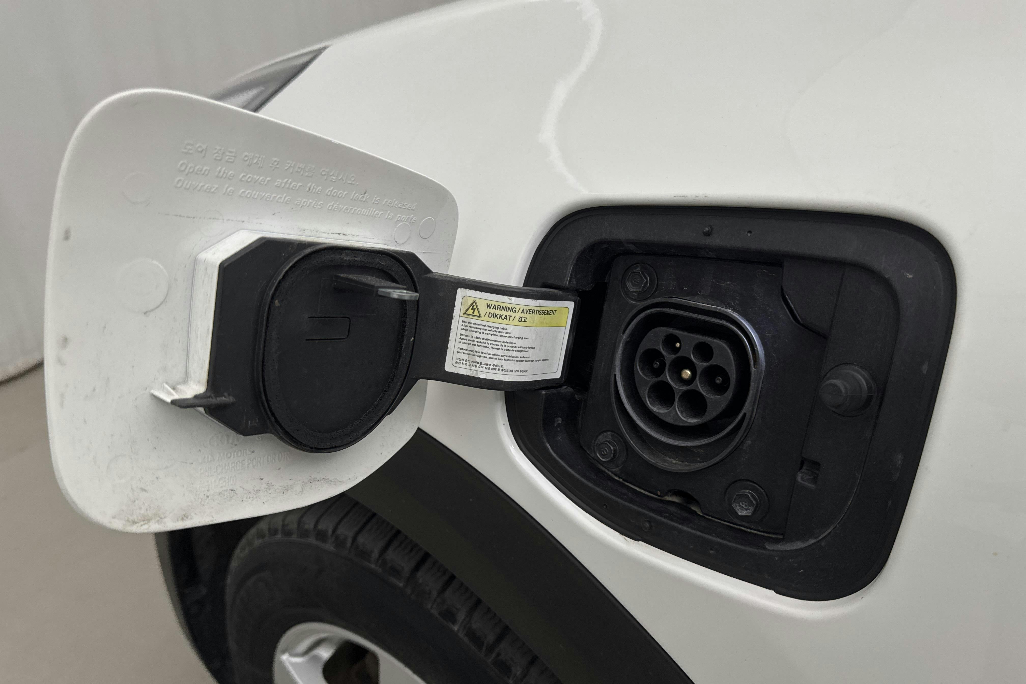 KIA Niro Plug-in Hybrid 1.6 (141hk) - 12 884 mil - Automat - vit - 2018