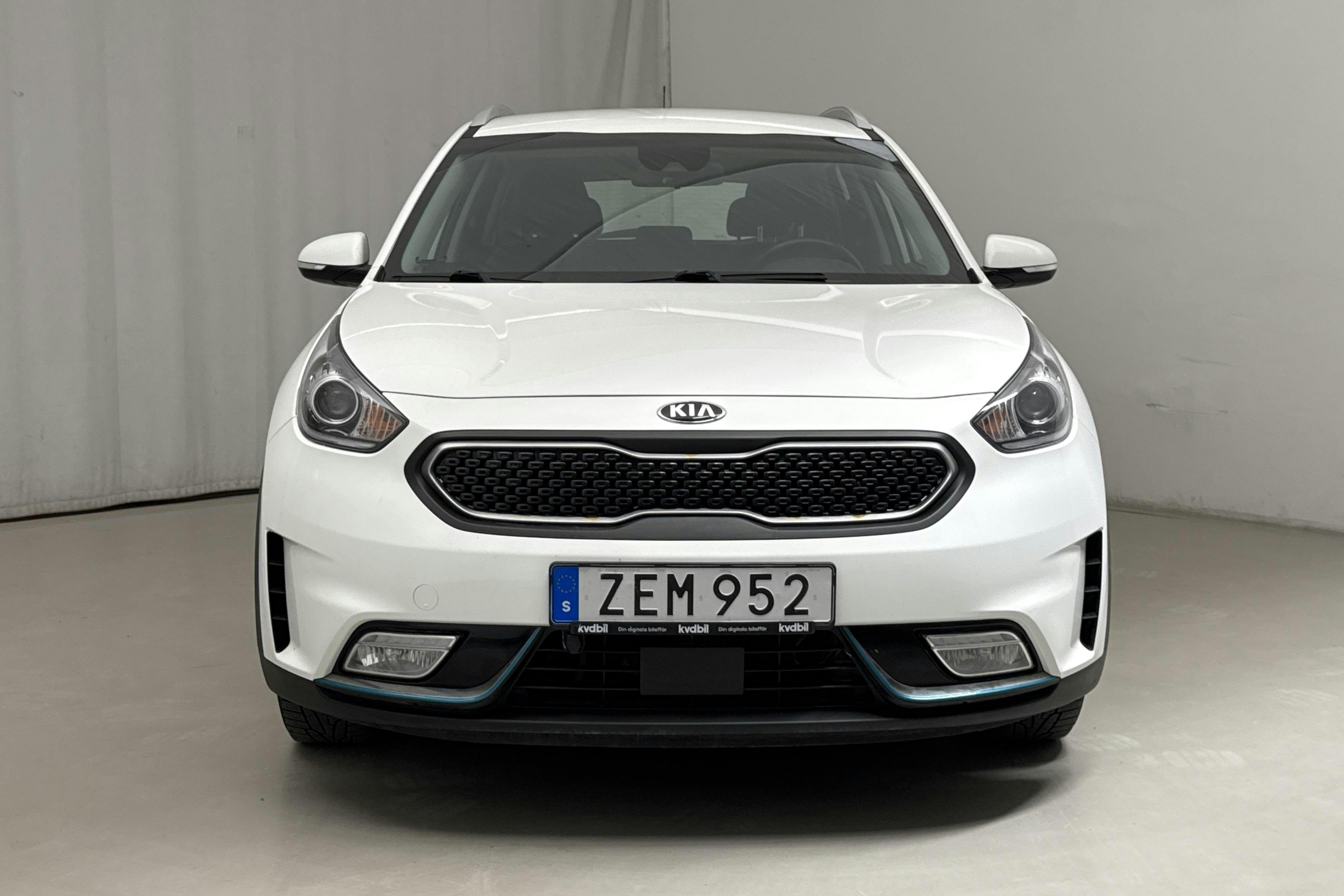 KIA Niro Plug-in Hybrid 1.6 (141hk) - 12 884 mil - Automat - vit - 2018