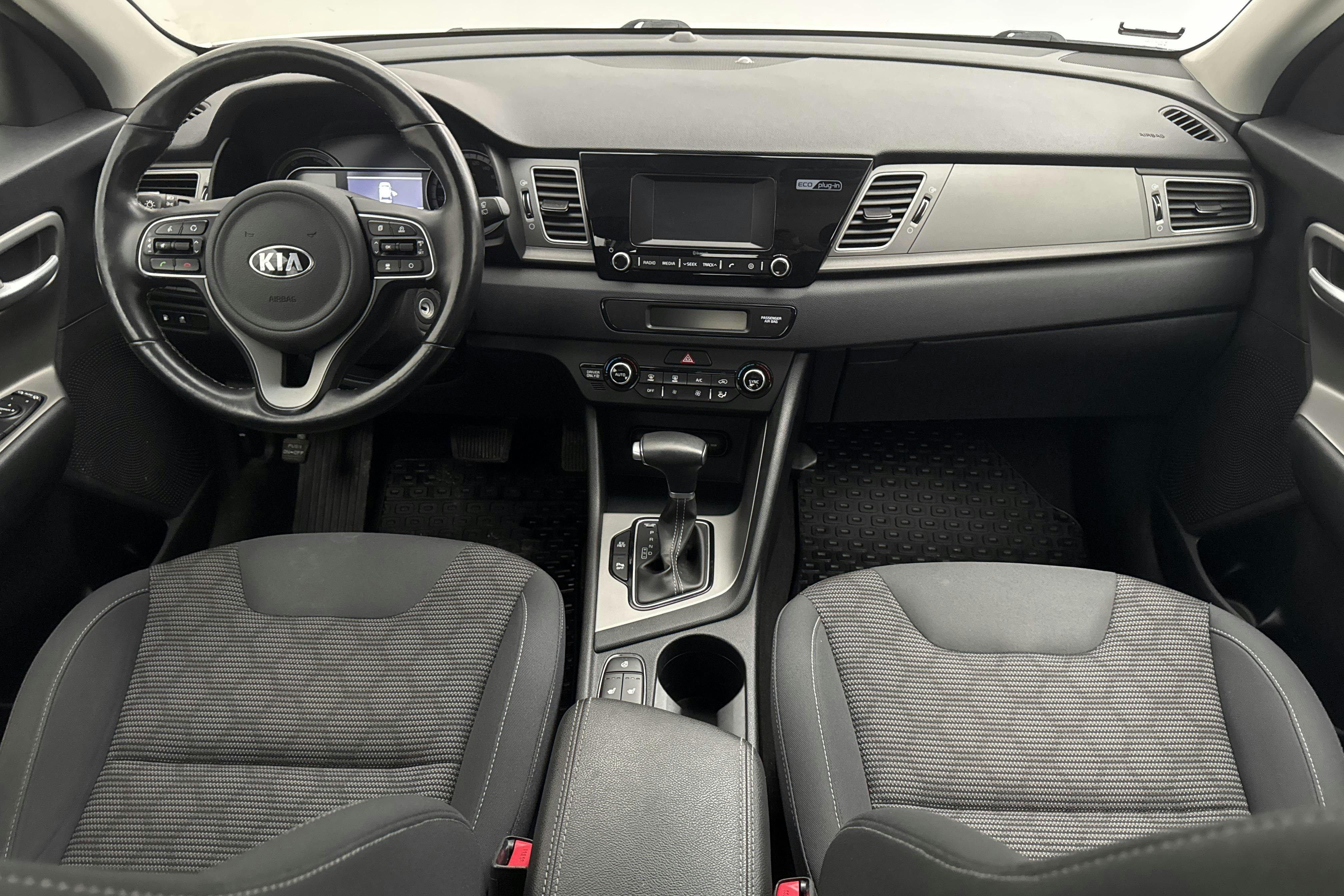 KIA Niro Plug-in Hybrid 1.6 (141hk) - 12 884 mil - Automat - vit - 2018