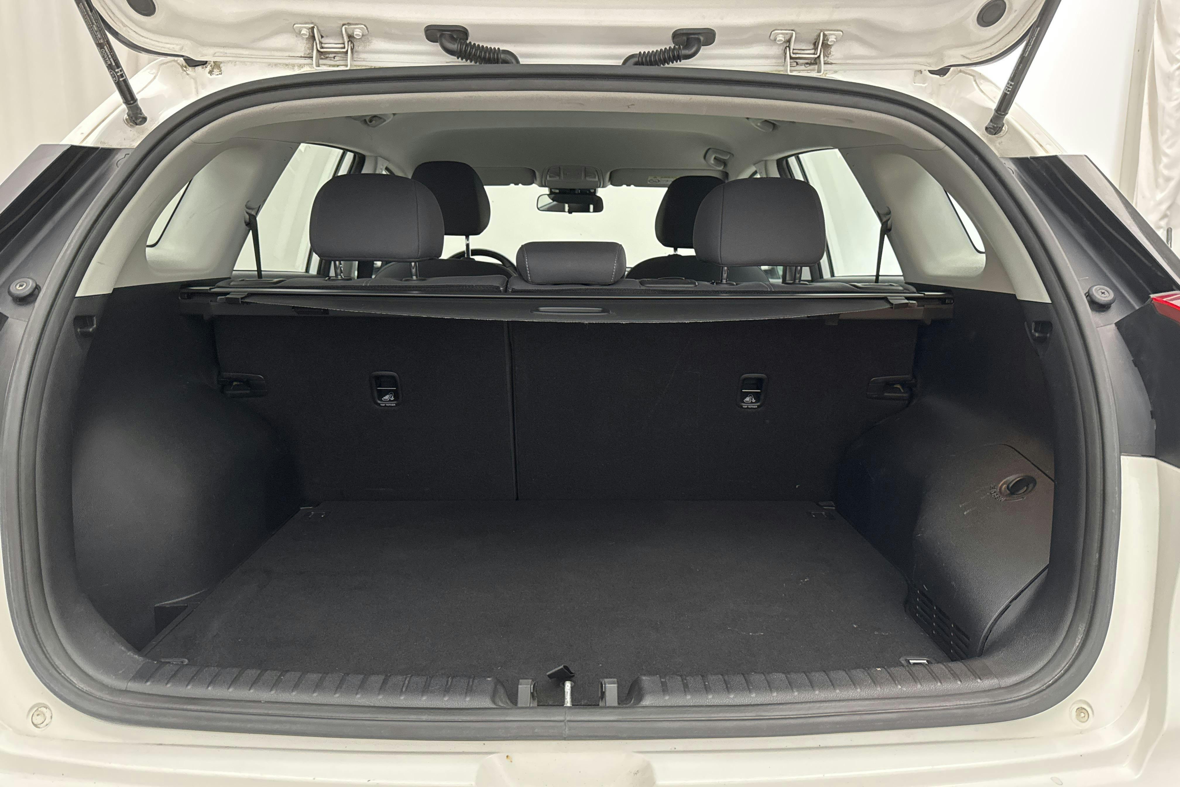 KIA Niro Plug-in Hybrid 1.6 (141hk) - 12 884 mil - Automat - vit - 2018